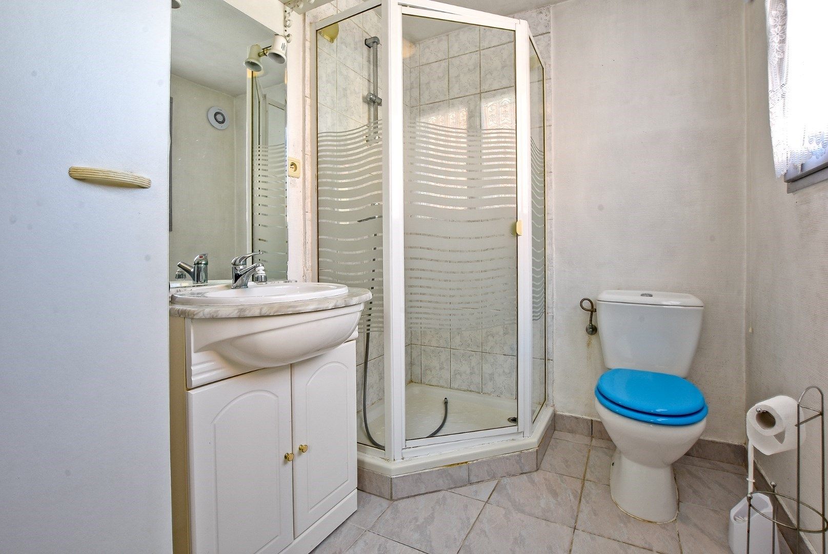 Charmante woning op toplocatie in centrum Diksmuide! foto 9
