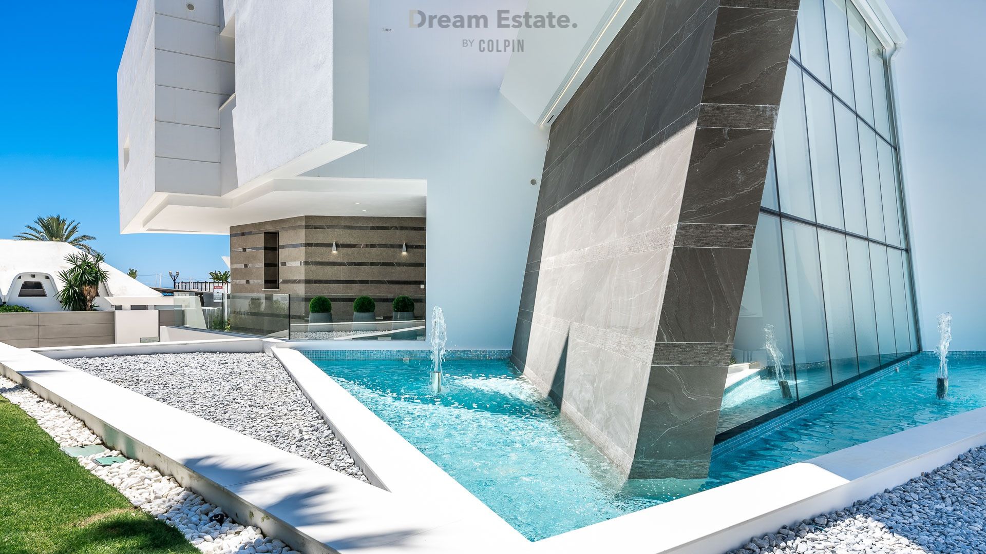 Hypermoderne frontline villa in Los Monteros foto 48