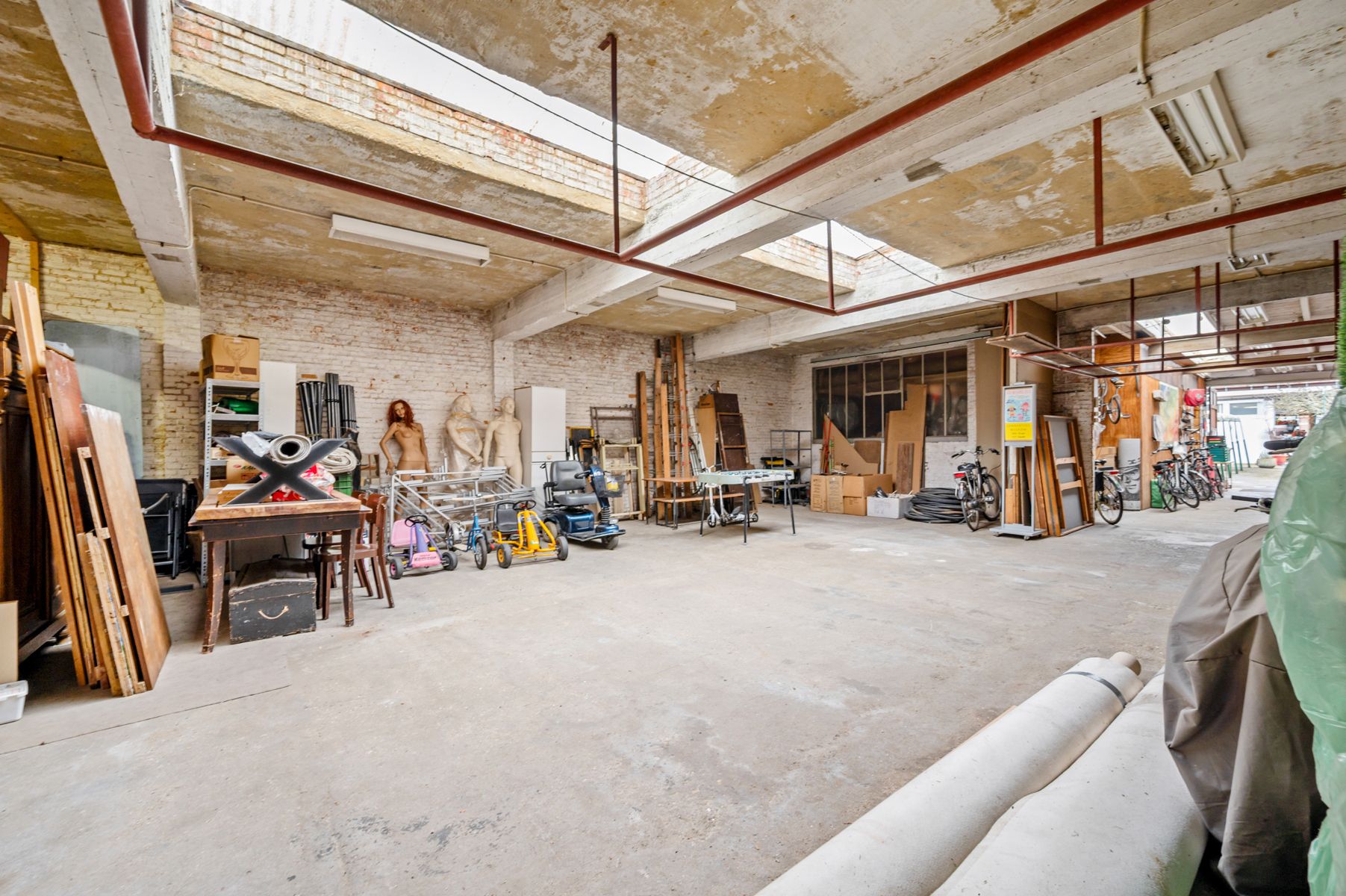 Handelshuis met vergund magazijn foto 9