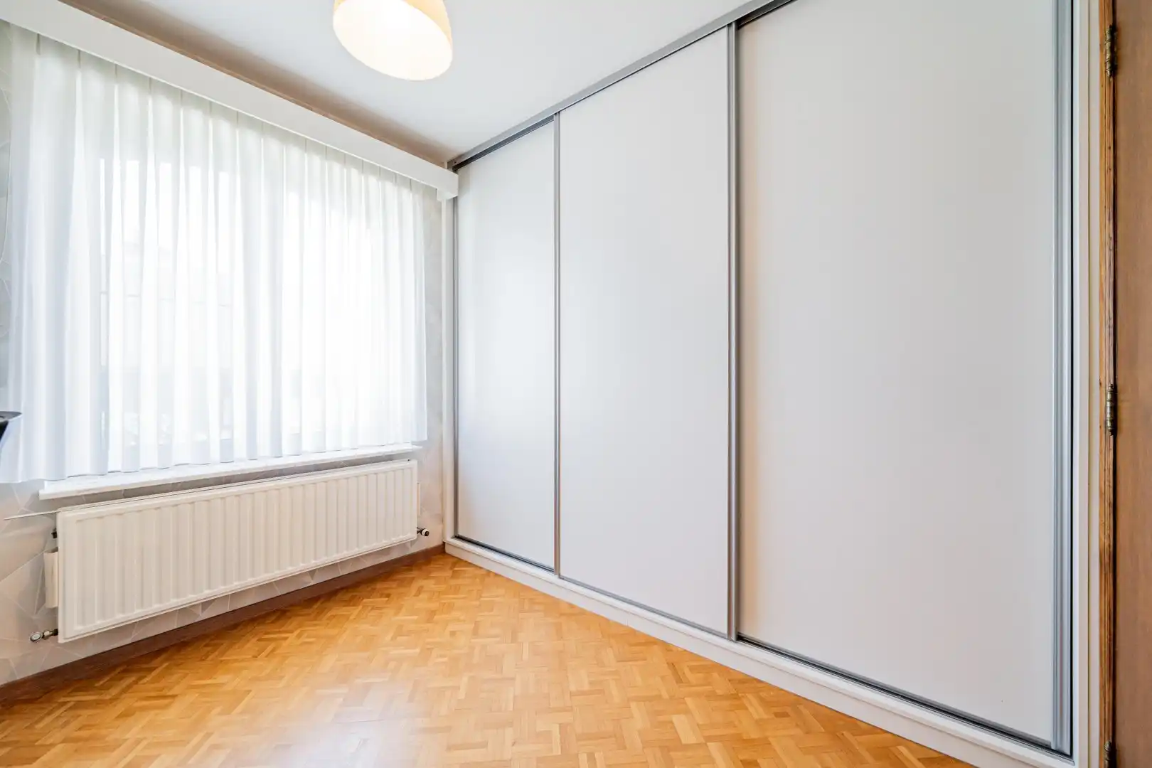 Charmante en bijzonder ruime woning met prachtige tuin en 3 slaapkamers foto 30