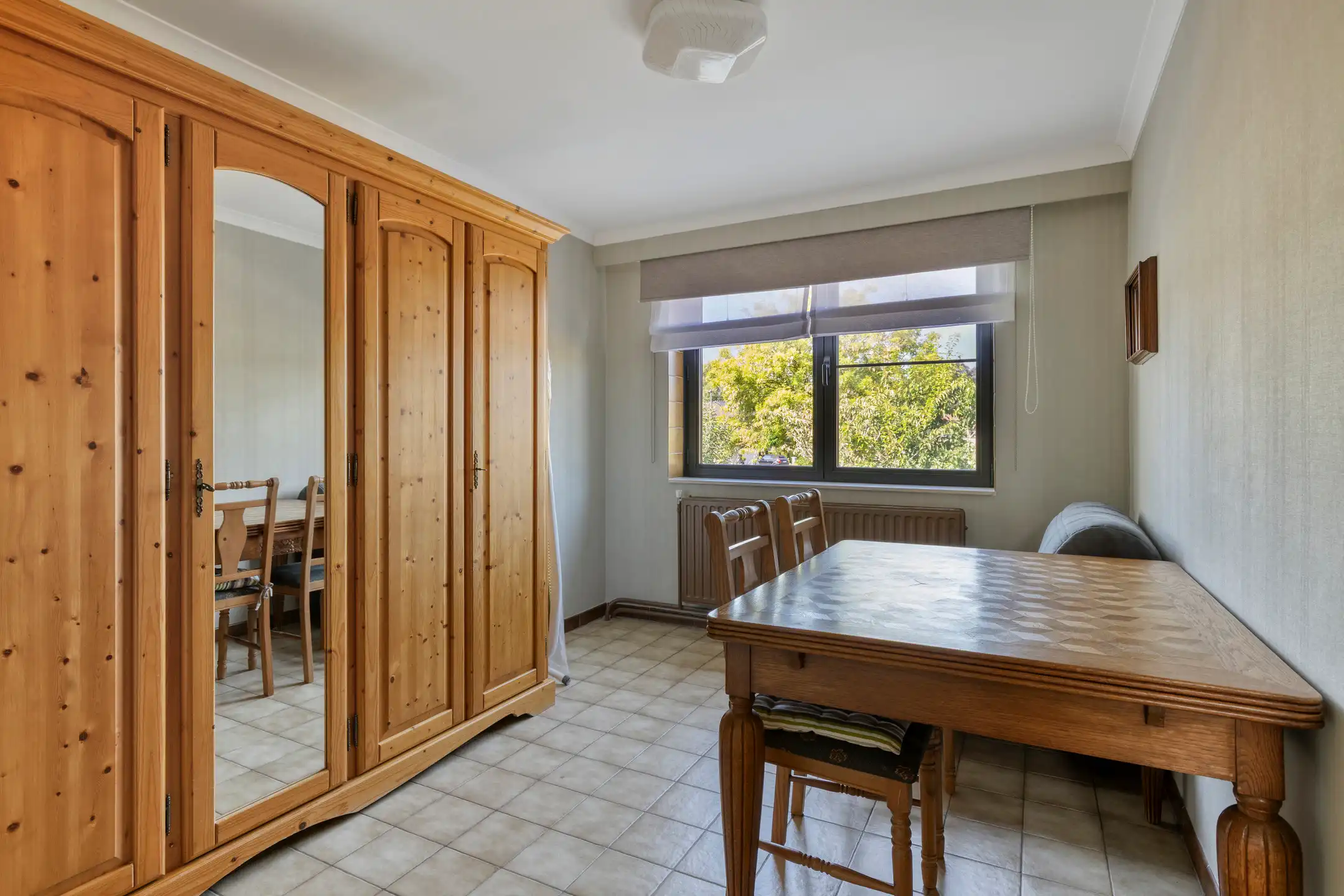 Lichtrijke 3-gevelwoning met garage op uitstekende locatie! foto 12