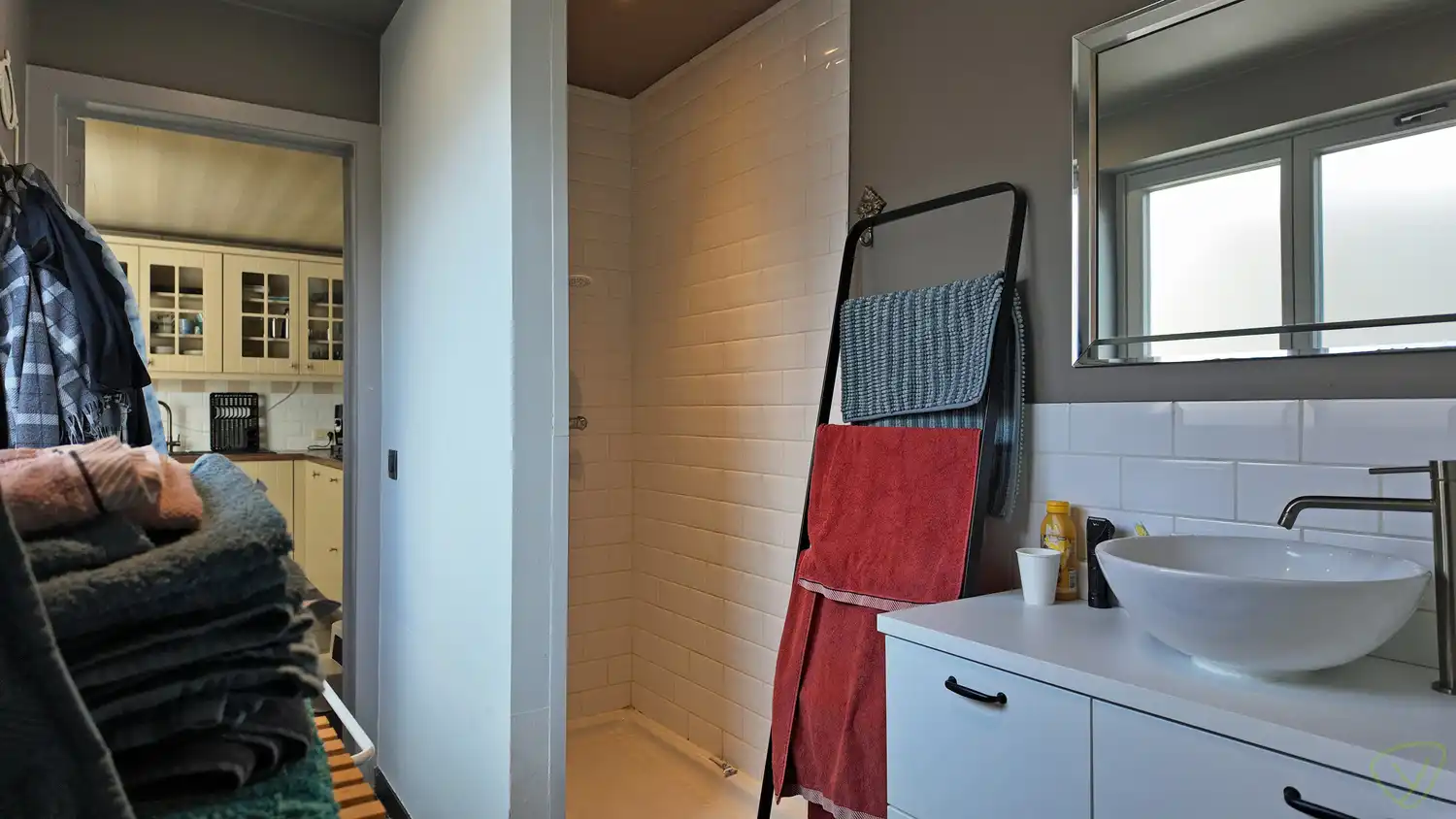 Gezellige instapklare woning met zonnig koertje in Eeklo! foto 9