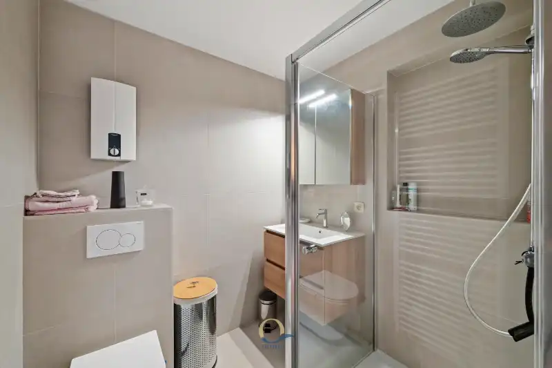 Res. Chateau Beaufort - Instapklaar 1-slaapkamerappartement + slaaphoek met panoramisch zicht op de jachthaven ! foto 11