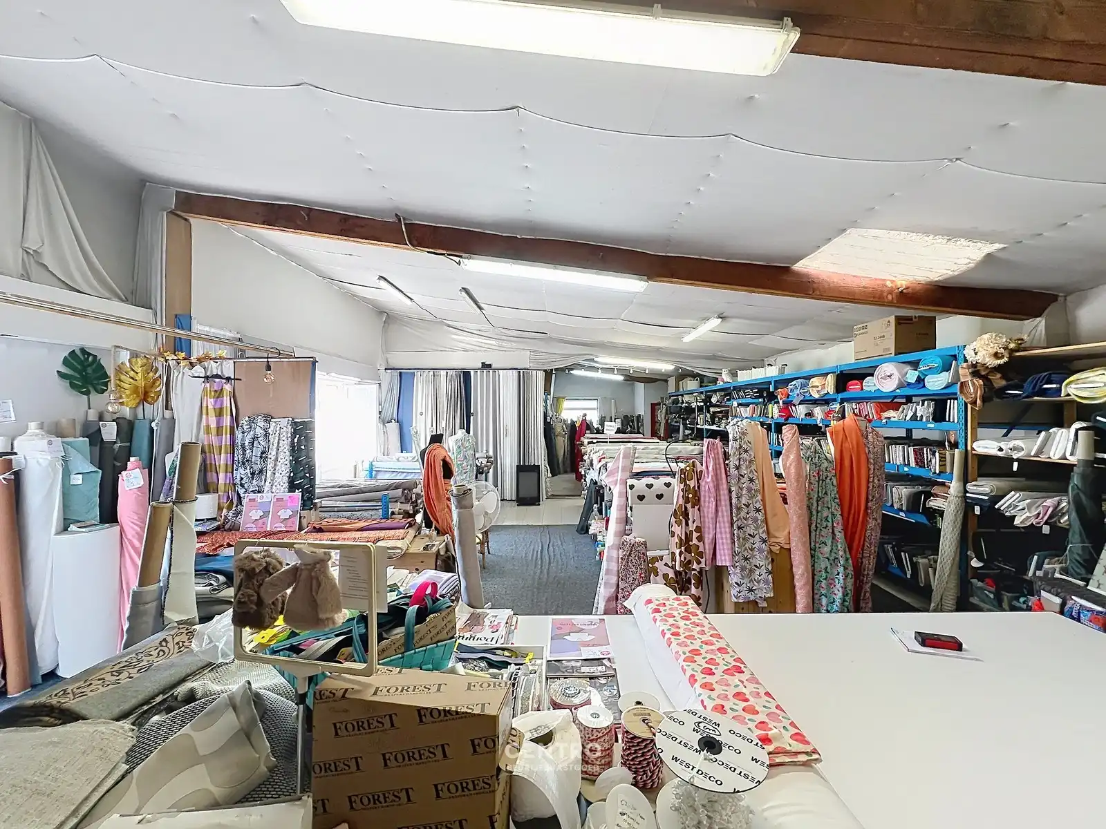HERENHUIS (thans restaurant op gelijkvloers) met parkeerterrein, 3 garages en MAGAZIJN op 50m van de Markt van Ingelmunster! foto 39