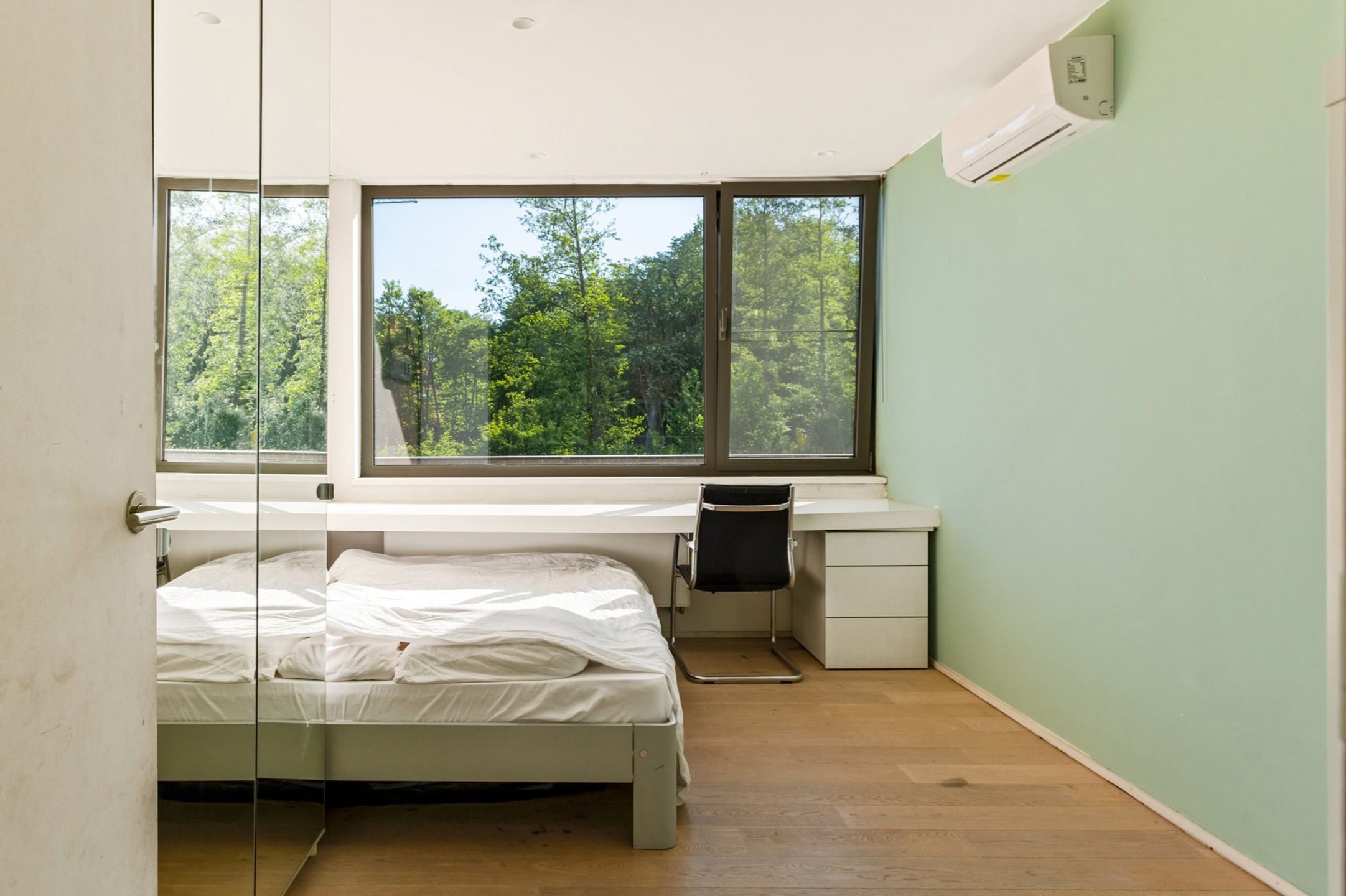 Luxueuze villa te koop in doodlopende straat foto 17