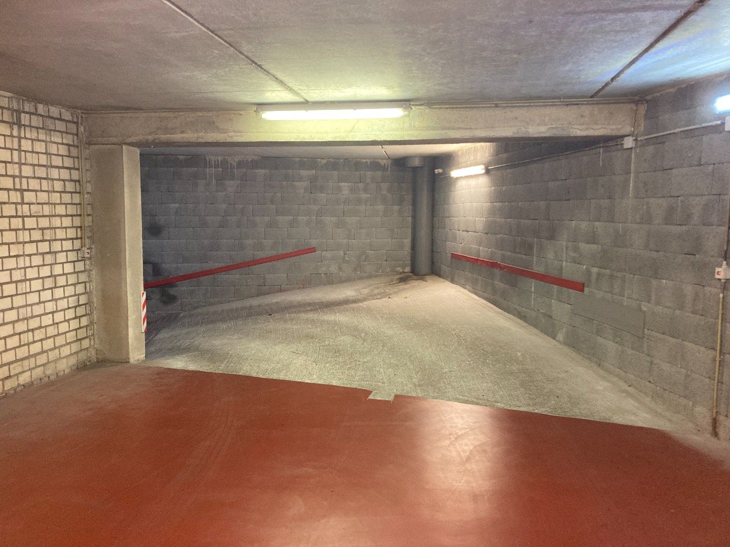 Ruime dubbele garagebox nabij het Rubensplein en het Albertstrand foto 5