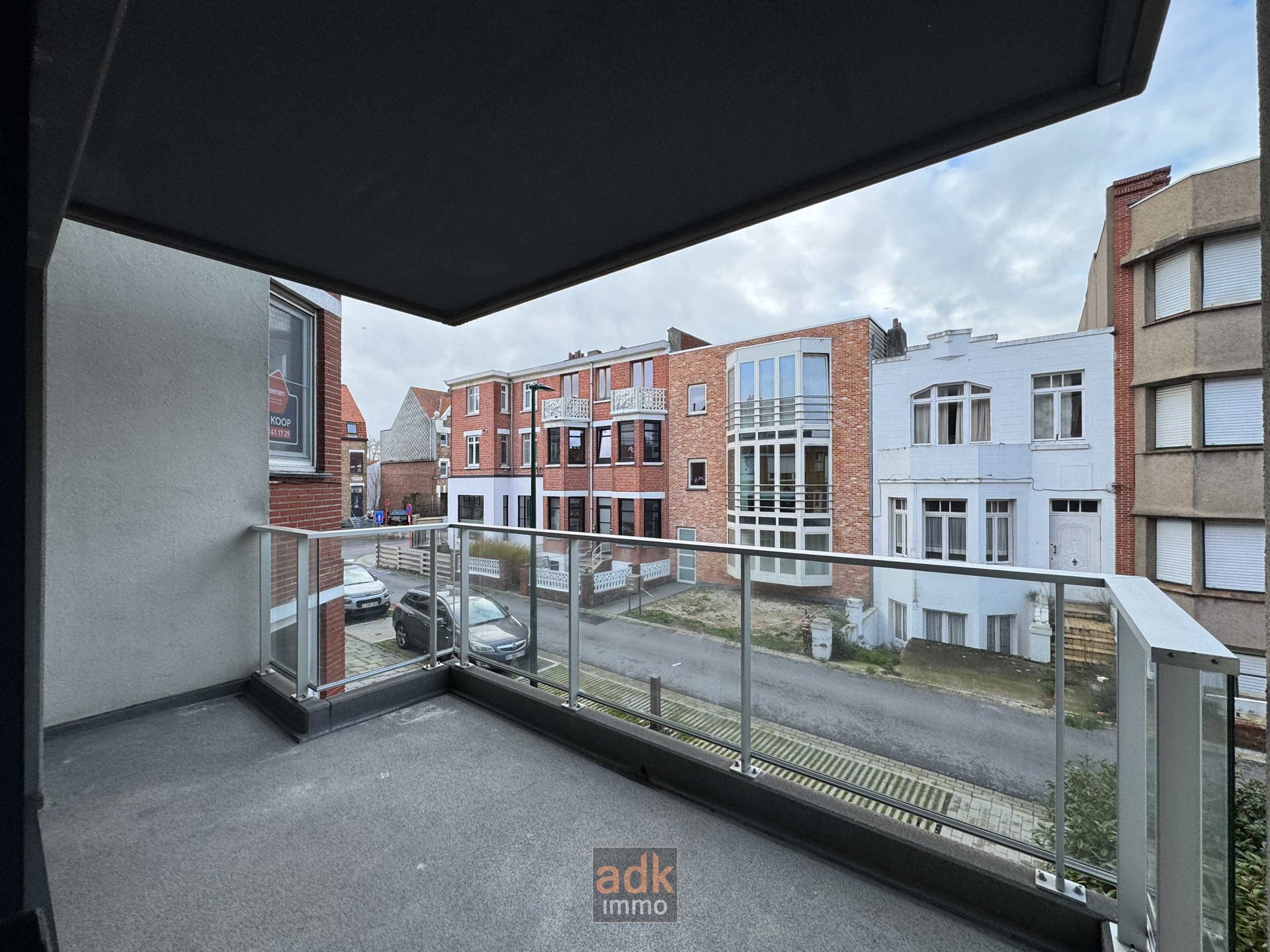 Ruim appartement op topligging te Panne foto 2