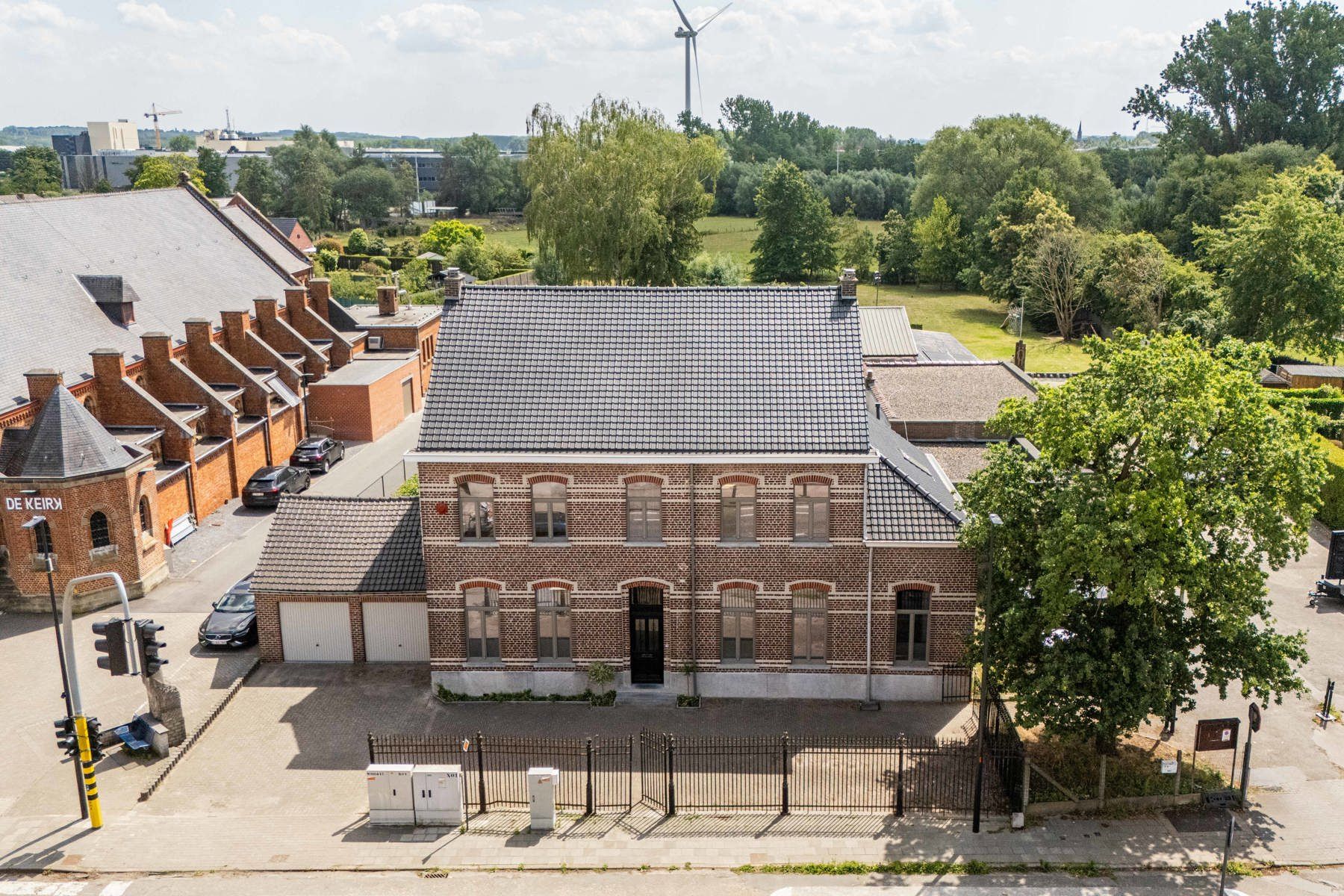 Unieke gerenoveerde pastorij vol karakter en mogelijkheden  foto 3