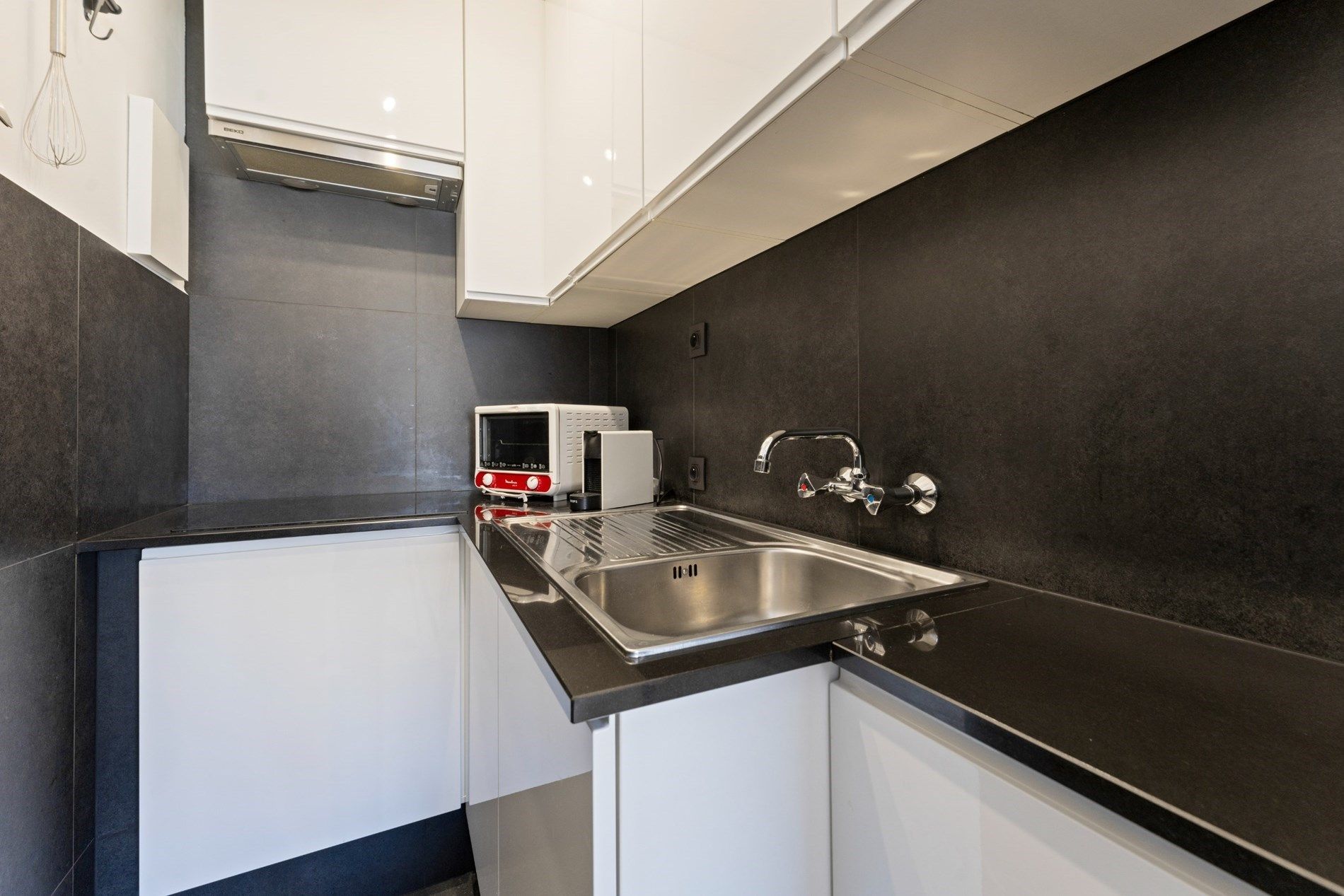Gebruiksklare studio met open zichten te Blankenberge foto 8