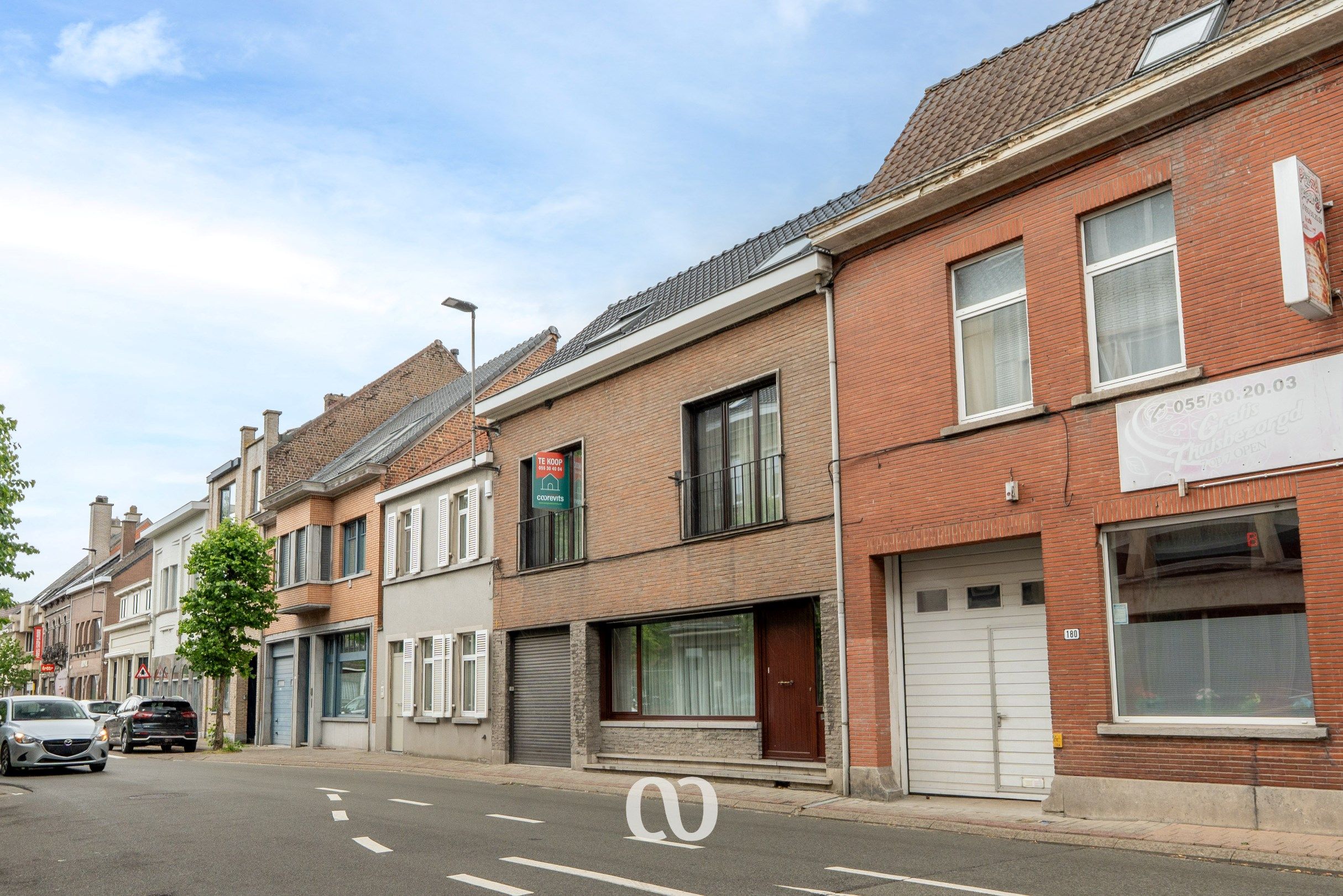 Instapklare gezinswoning met ruime tuin in het centrum van Eine foto 27