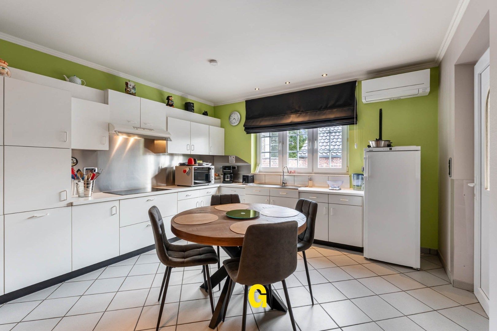 Degelijke halfopen woning met vrijstaande garage op 7a 36ca, met gegarandeerd zicht op achterliggend groen foto 10