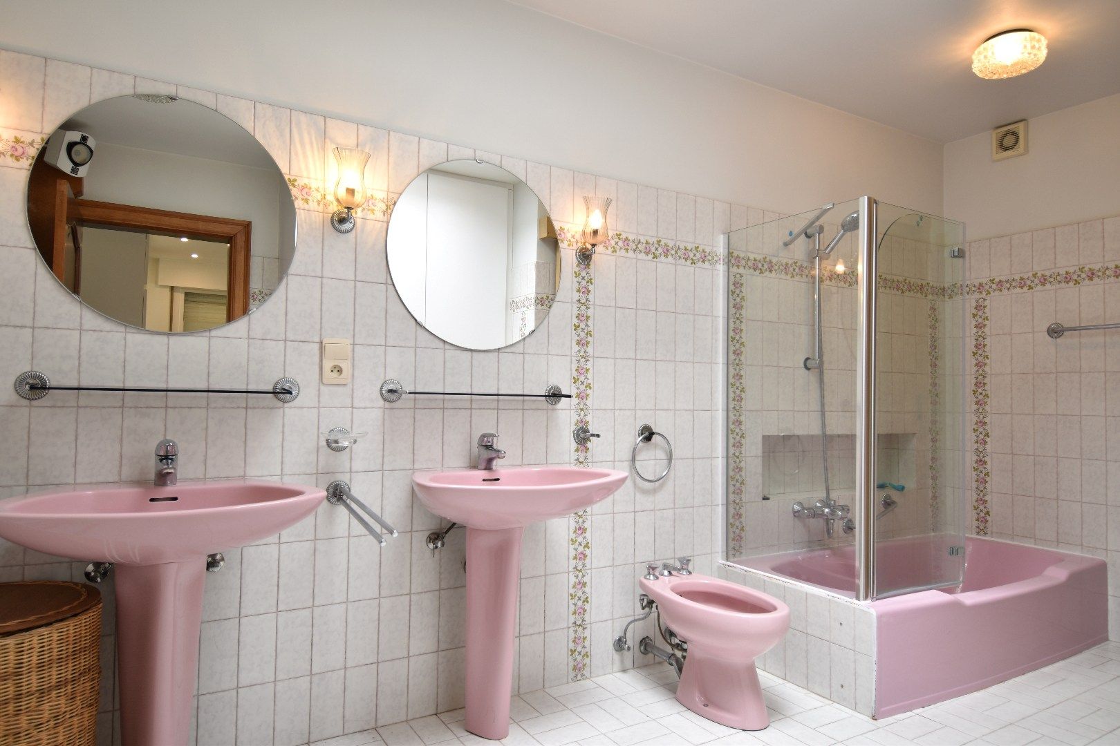 Charmante alleenstaande woning met 3 slaapkamers, tuin en garage in een rustige straat te Rollegem foto 9