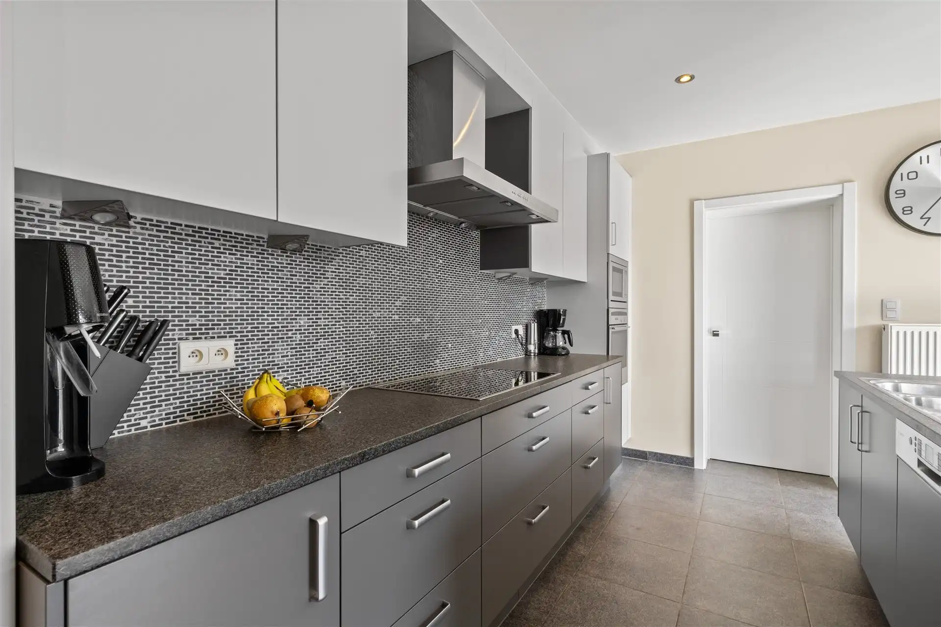 Modern halfopen bebouwing met uniek zicht in een landelijke omgeving. foto 15