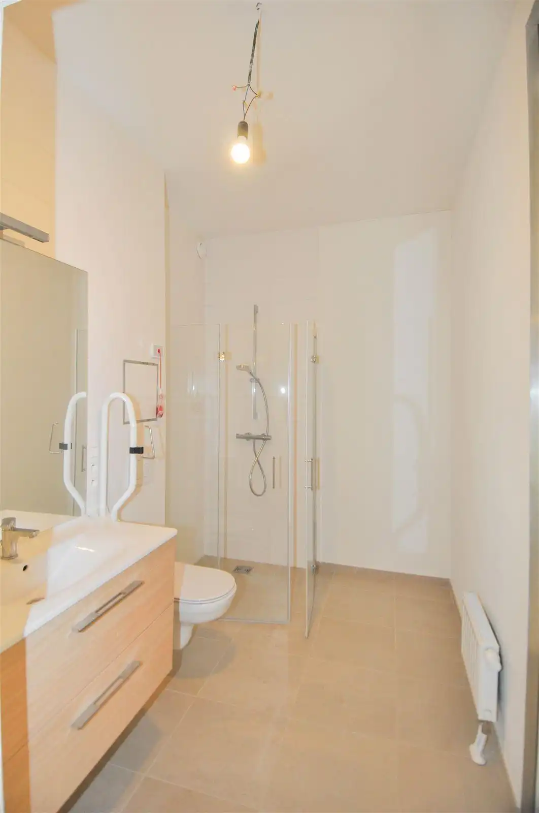 Serviceflat gelijkvloerse verdieping met 1 slaapkamer foto 8