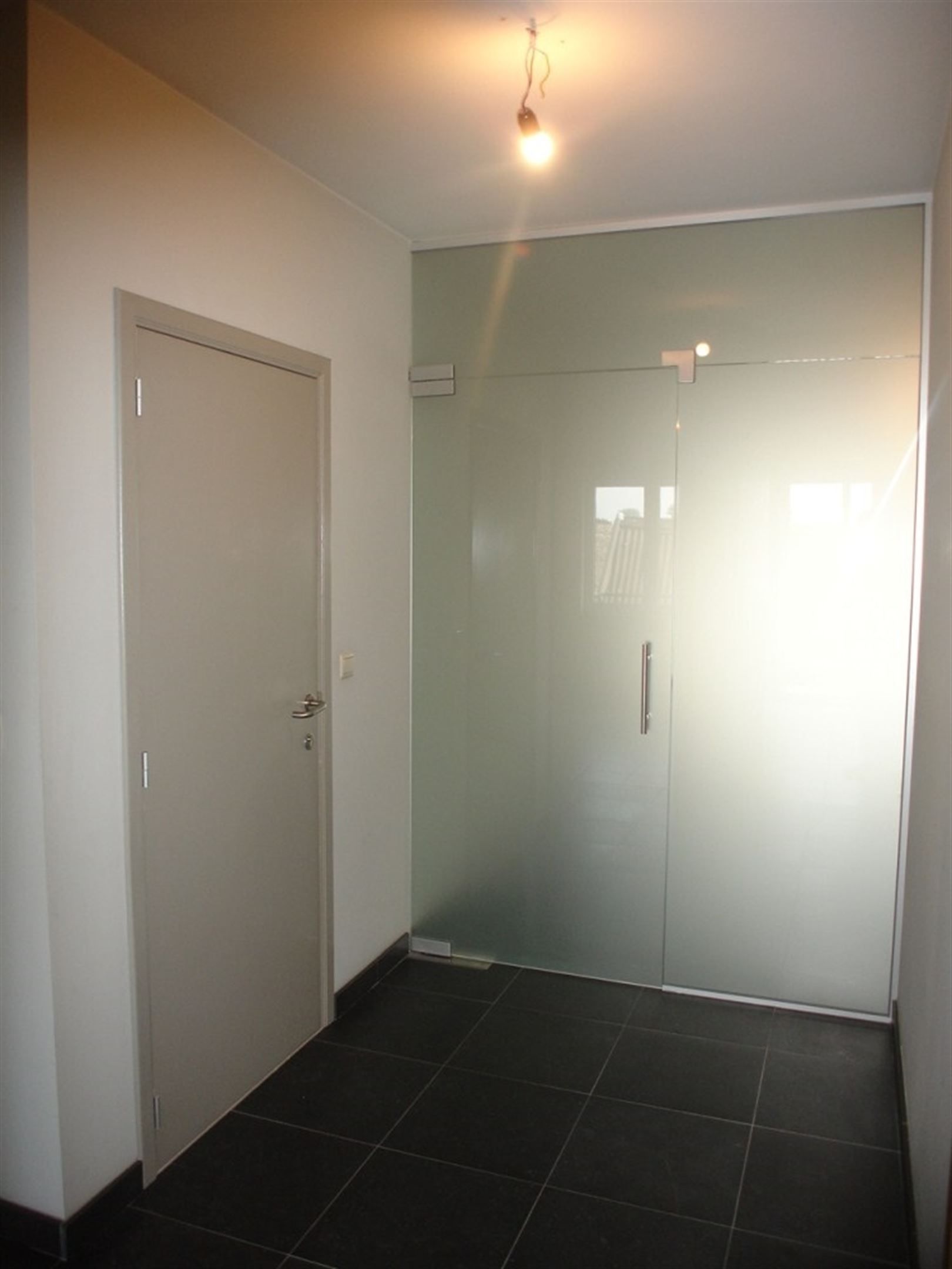 Mooi appartement met 2 slpk's in centrum Sint-Truiden, vlakbij station. foto 2