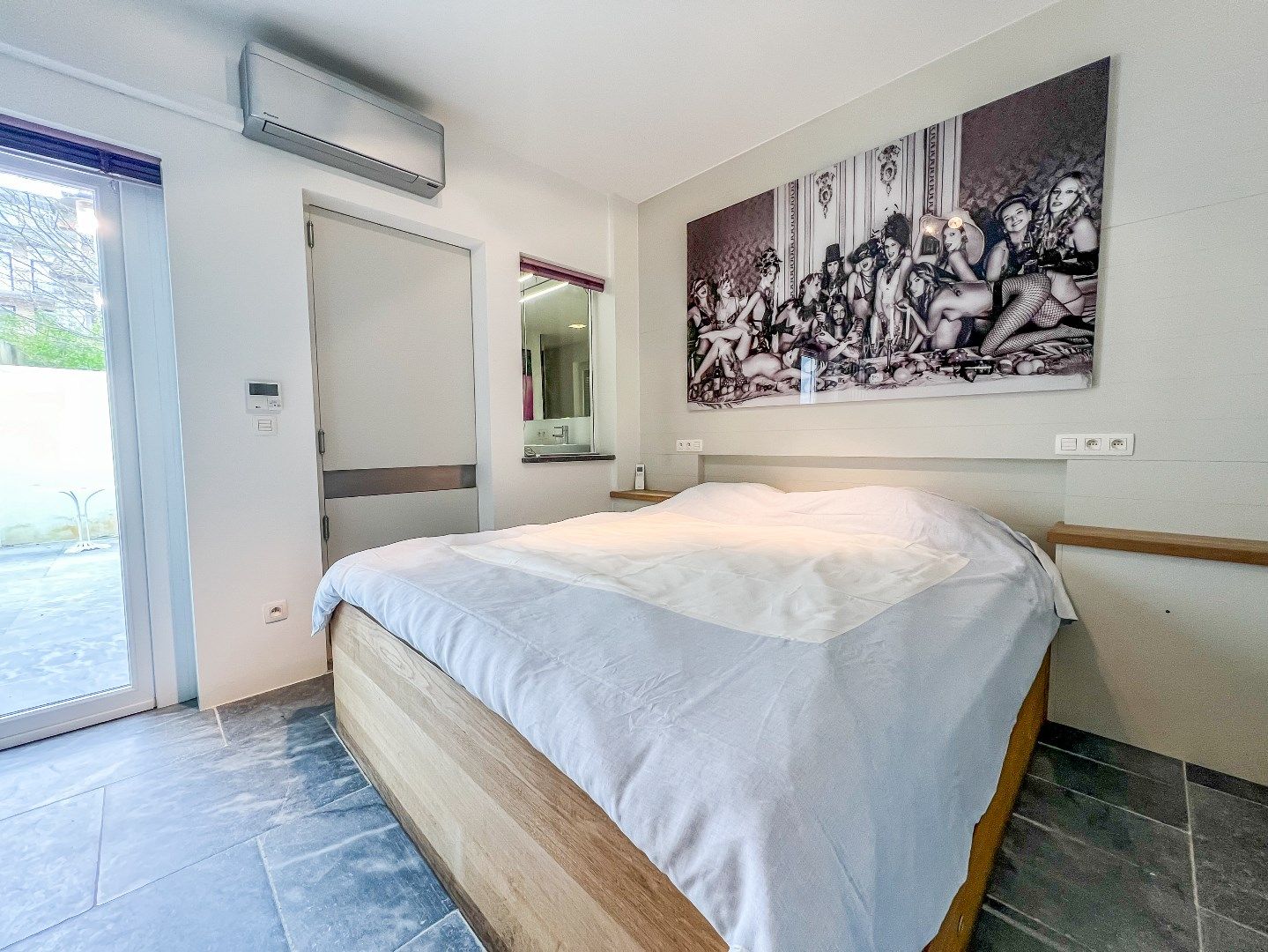 Gemeubeld  en goed onderhouden appartement  vlakbij  de Dumortierlaan. foto 8