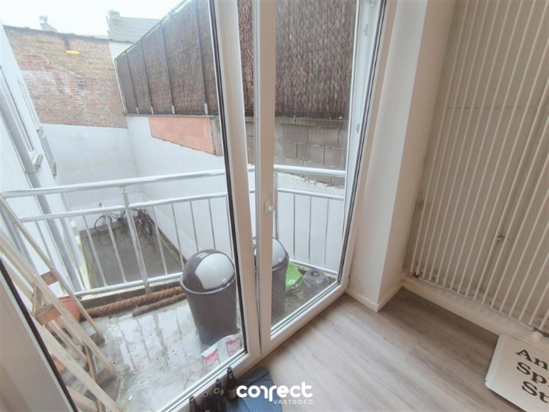 Ruim appartement op de eerste verdieping. foto 8