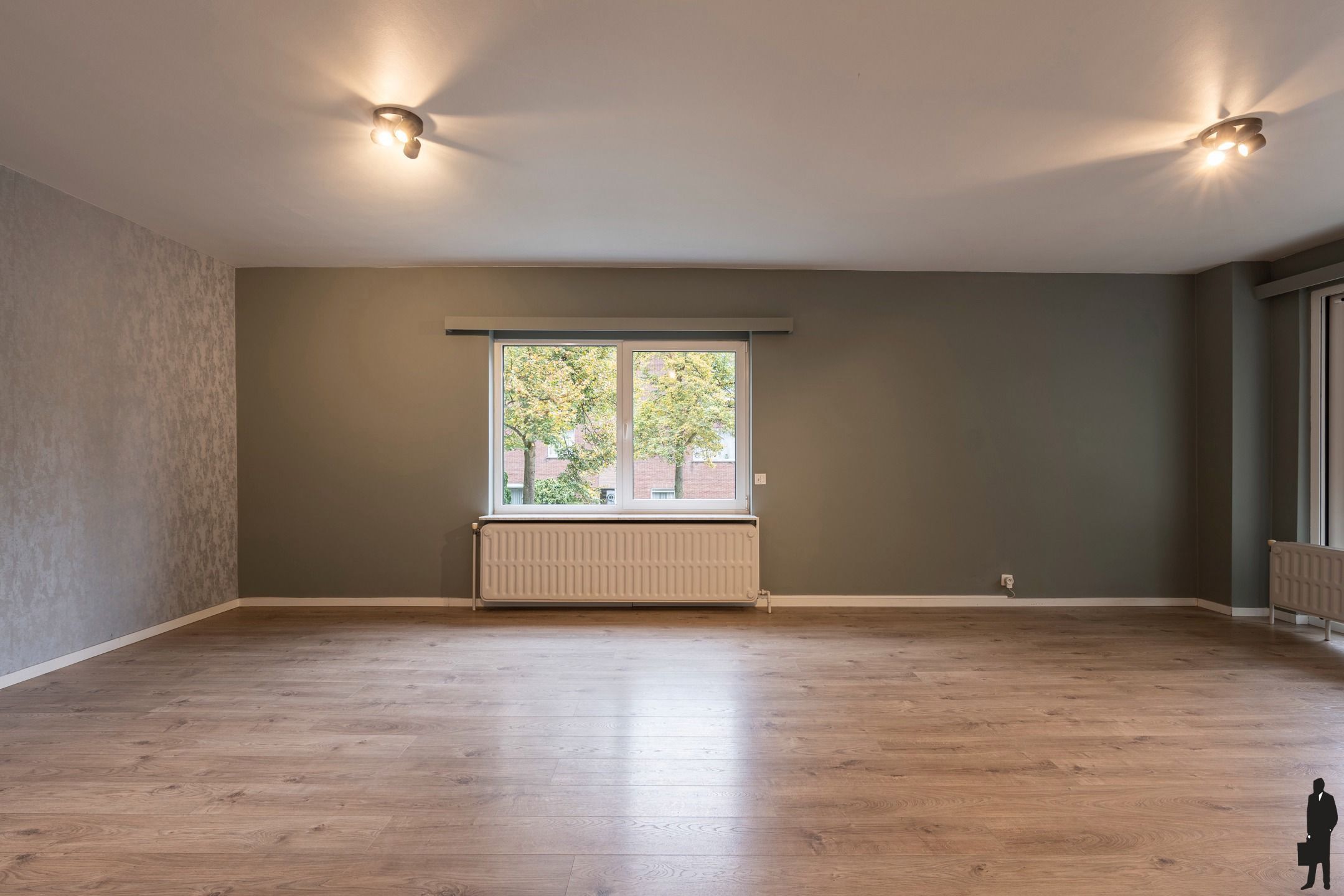 Instapklaar driekamerappartement met terras en goede ligging foto 2