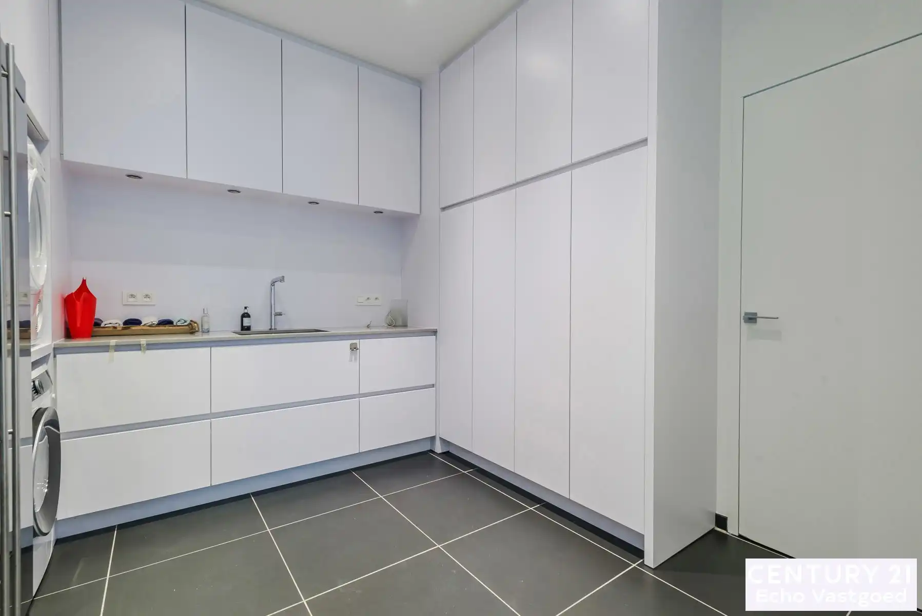Exclusieve onderhouden architectenvilla in villawijk De Lint foto 22