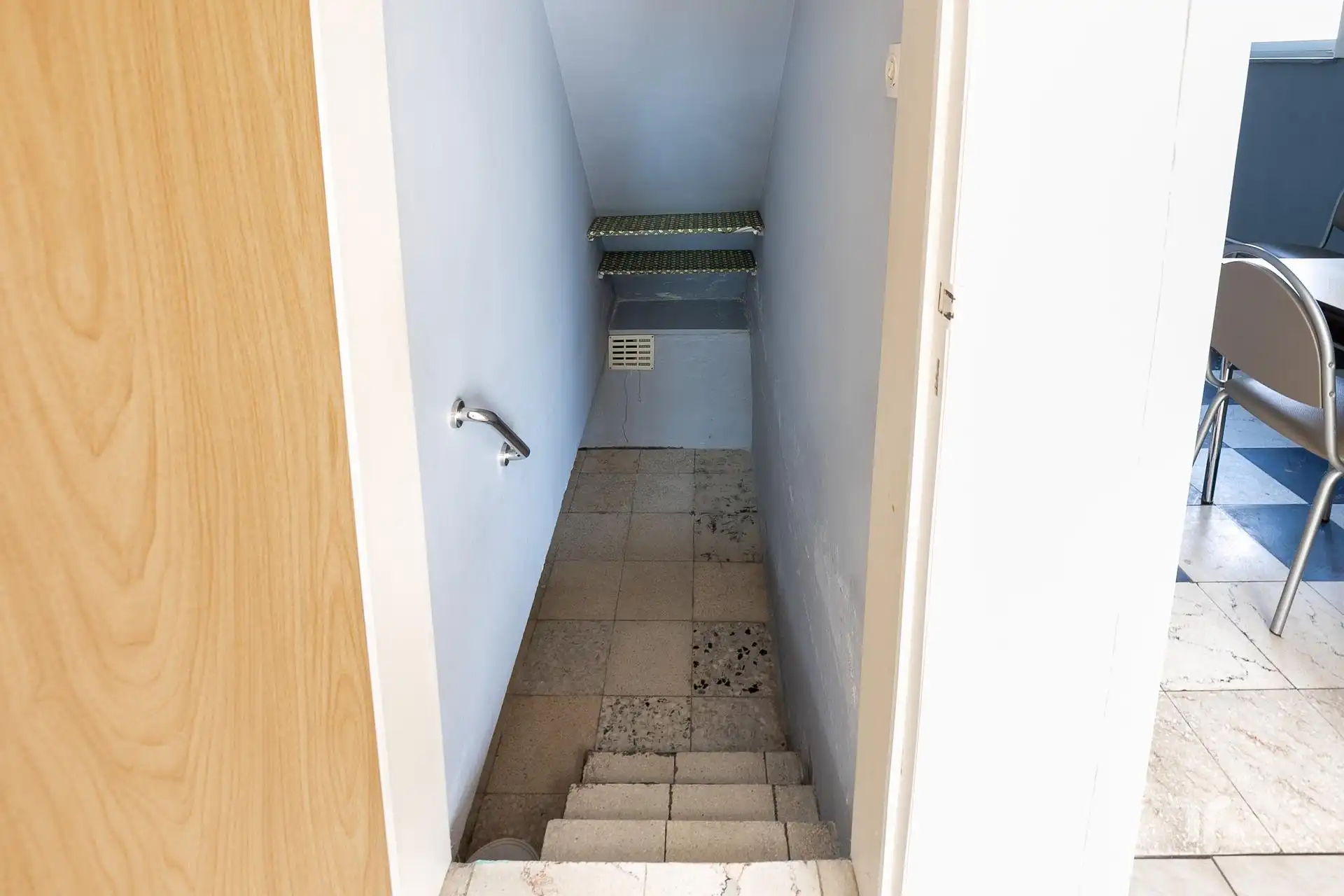 Verzorgde, karaktervolle open bebouwing met 4 slaapkamers met prachtig open zicht. foto 7