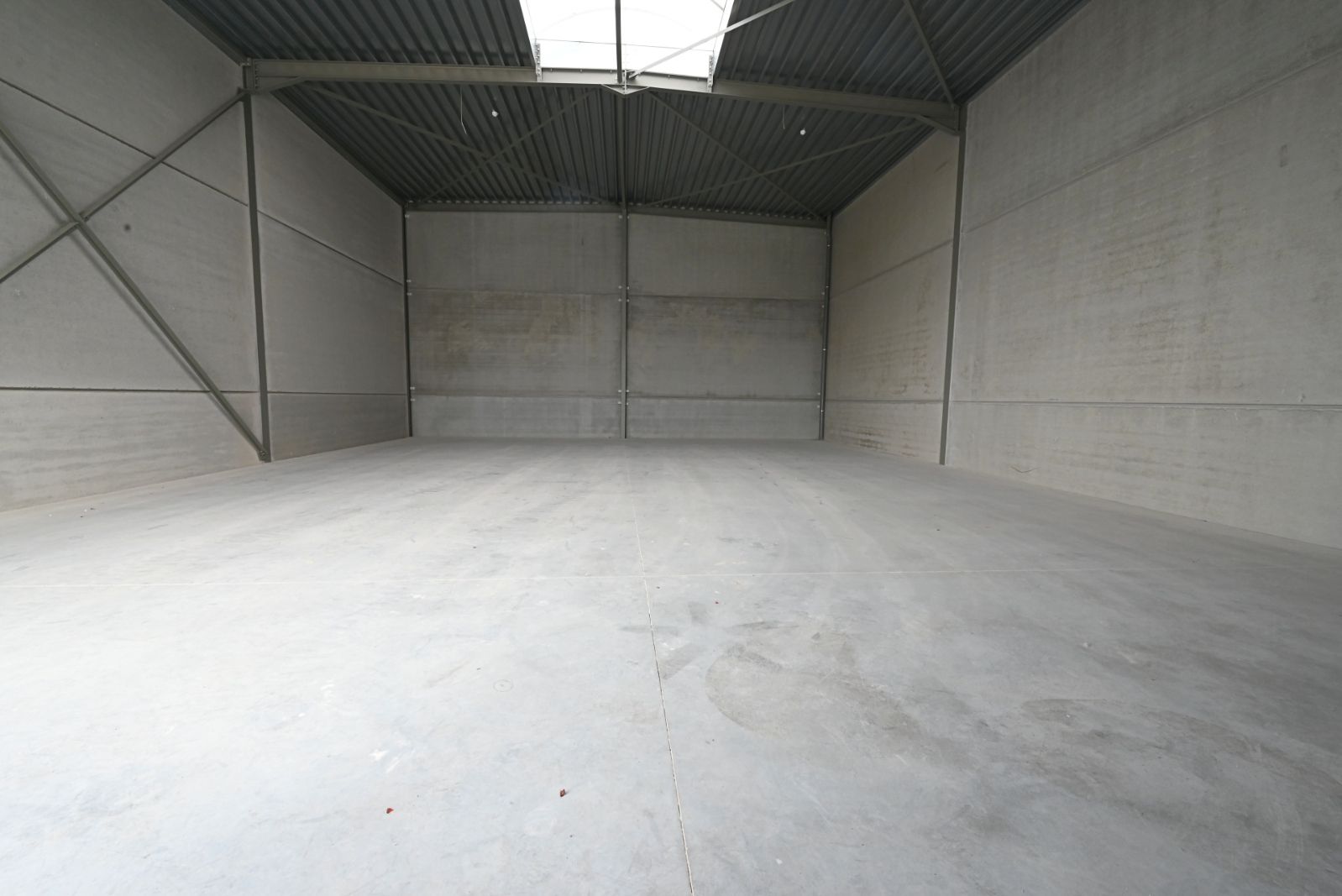Nieuwbouw loods van 211 m2 op uitstekende locatie foto 3