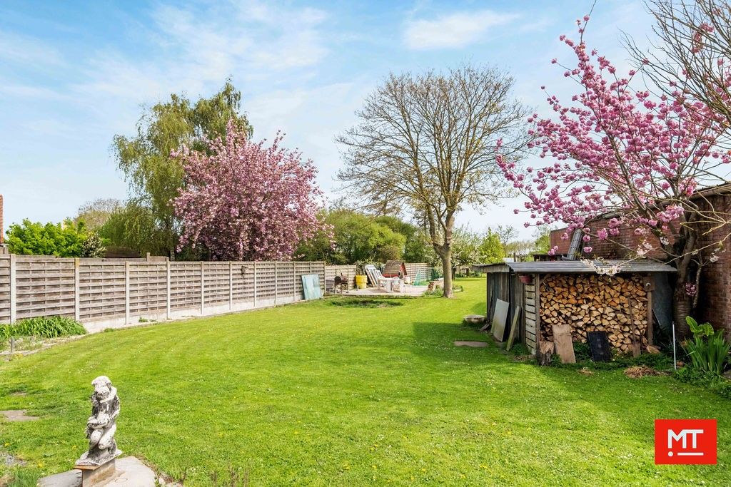 Bijzonder ruime alleenstaande woning op 1.828 m² in het centrum van Langemark foto 21
