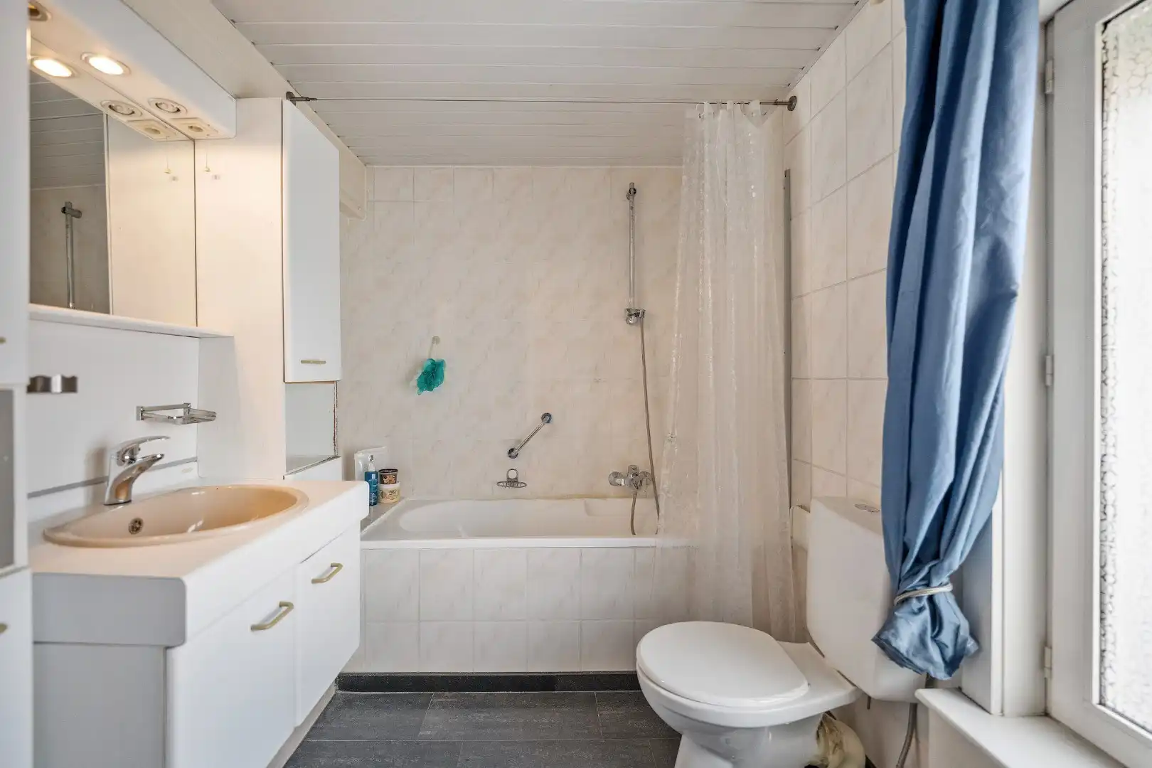 Gezellige woning met 4 slaapkamers en toffe stadstuin in Menen foto 10