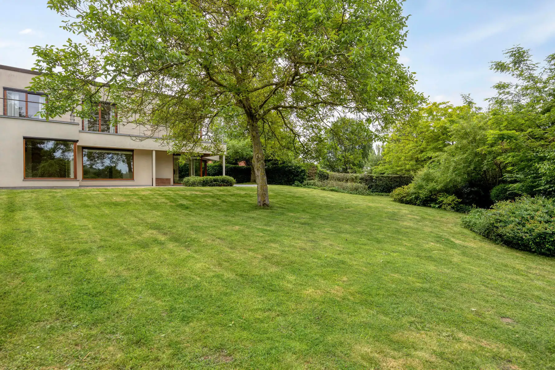 Leemans Immobiliën presenteert u  deze exclusieve villa, gelegen op een uitzonderlijke toplocatie in Asse.  foto 27
