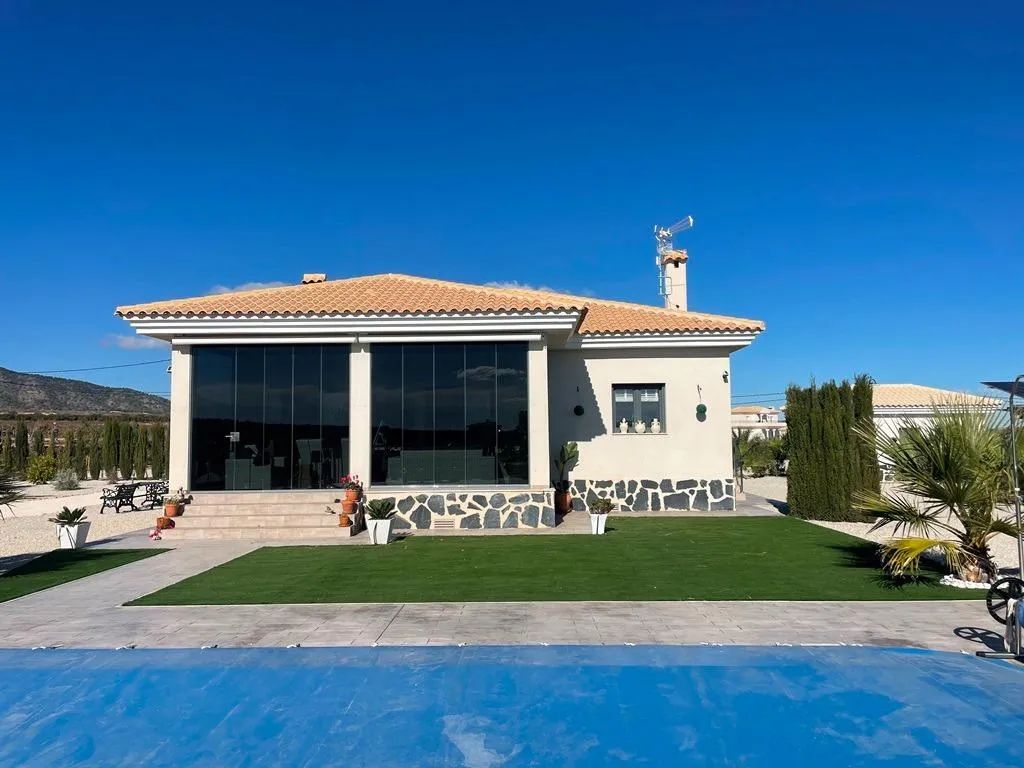Paradijs villa's: jouw droomvilla aan de zonnige Costa Blanca! foto {{pictureIndex}}