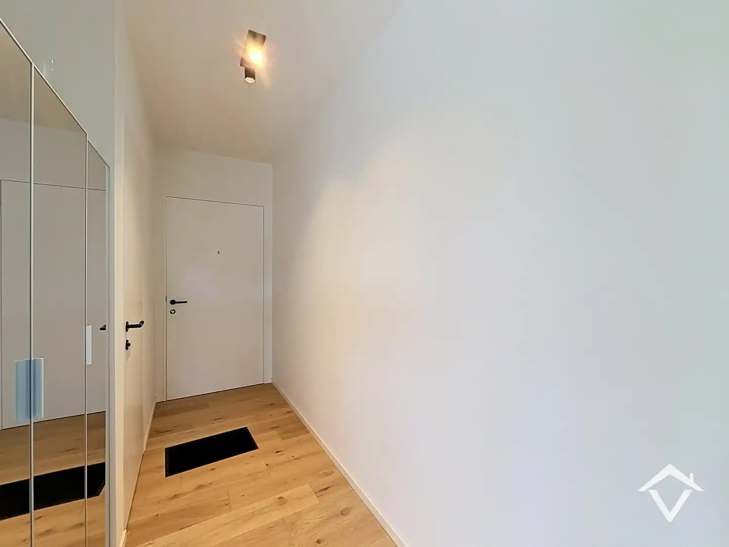 Prachtige penthouse met twee slaapkamers, autostaanplaats en zonnig terras te Rumbeke foto 3