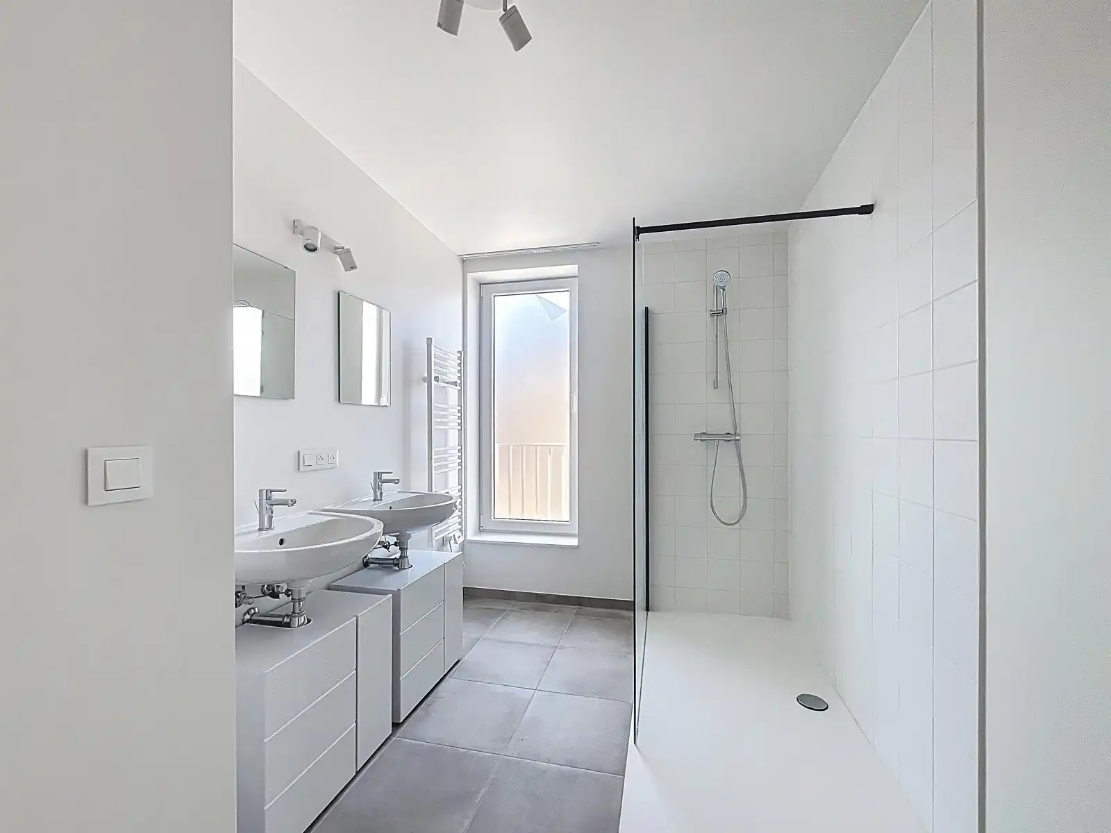 Gelijkvloers Kantoor met woonst (2 SLPK), nieuwbouw! foto 12