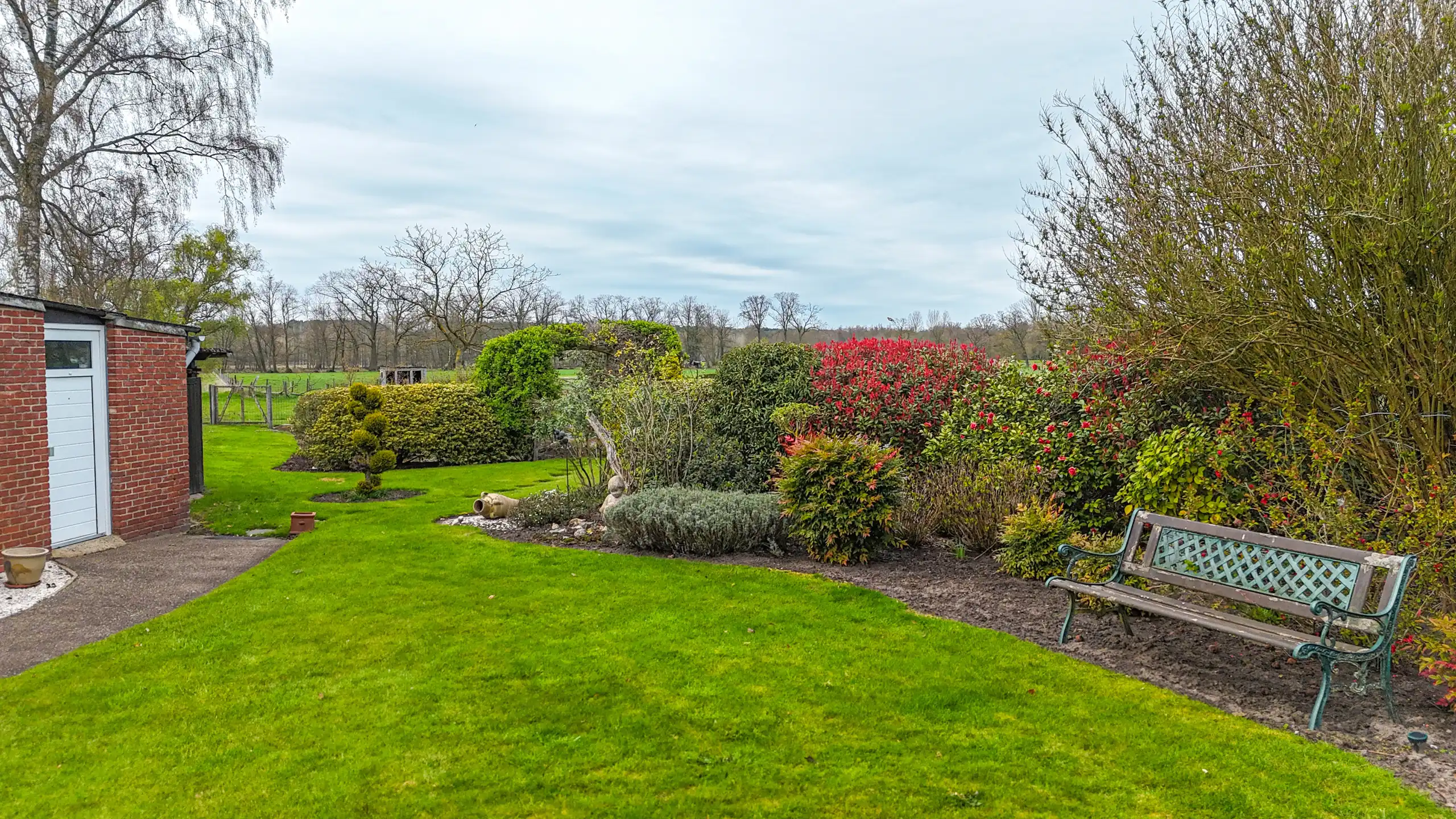 Rustig gelegen woning met riant perceel in Lummen! foto 43