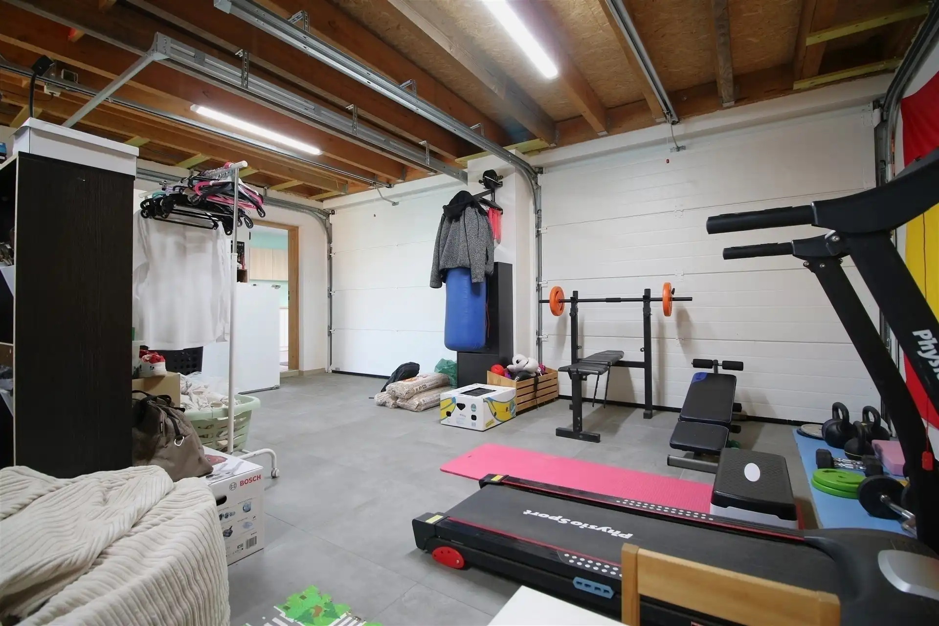 Gerenoveerde woning met 4 slaapkamers foto 8