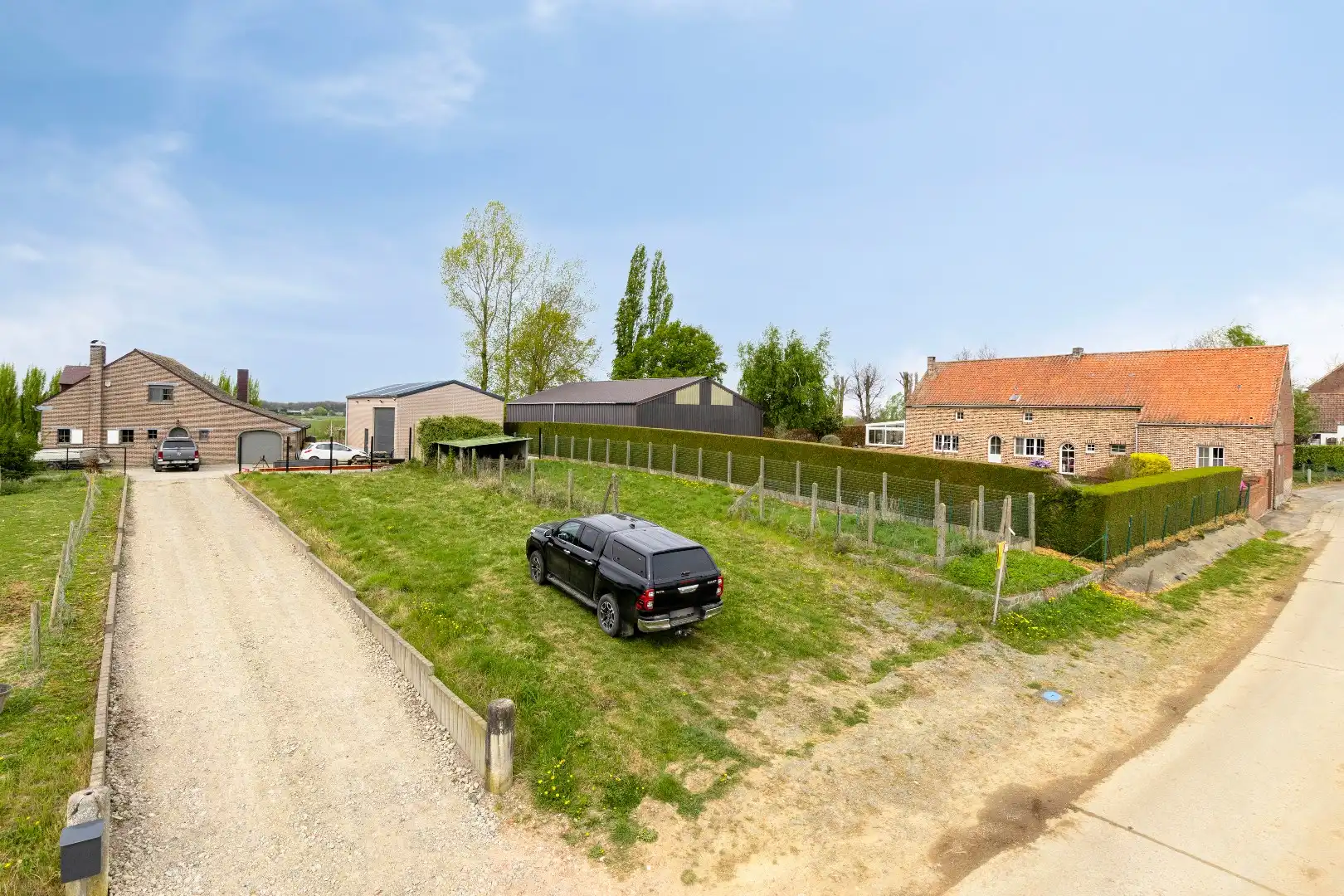 Unieke bouwgrond voor open bebouwing op 6a 54ca in een agrarisch landschap foto {{pictureIndex}}