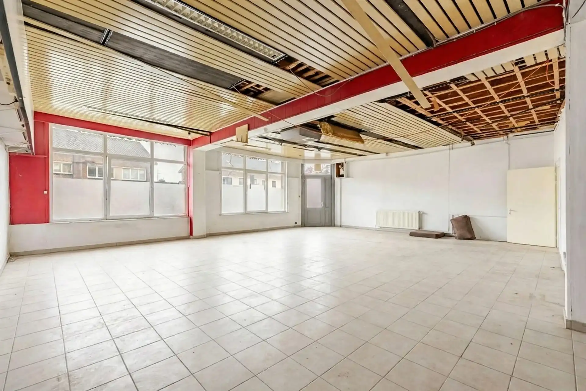 Ruime 4-Slaapkamerwoning in Temse. foto 3