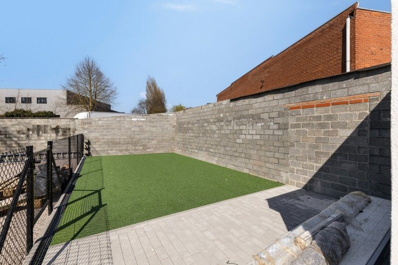 Volledig gerenoveerd, gelijkvloers appartement  met tuin en parkeerplaats TE KOOP in Beveren-Leie! foto 18
