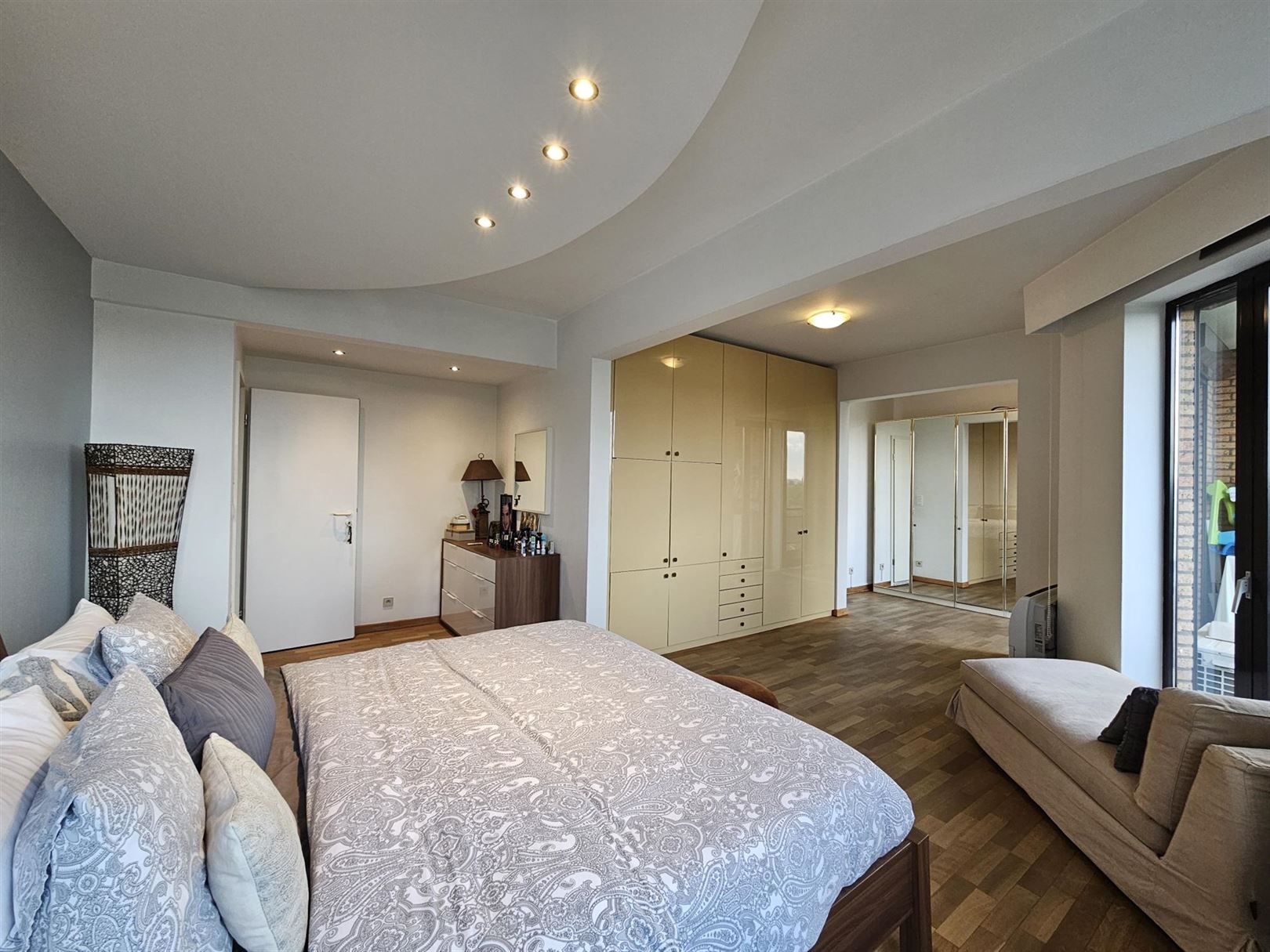 Appartement met 3 slpks, 3 badkamers en 3 terrassen. foto 18