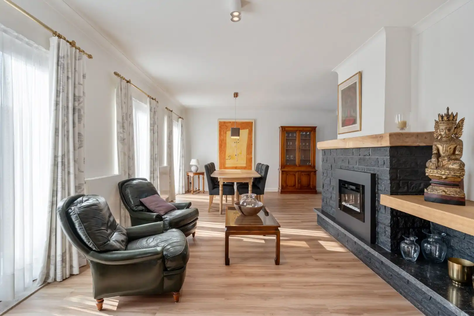 Zeer goed onderhouden gelijkvloerse gezinswoning op een riant perceel van 19a75ca op een rustige locatie te Schalkhoven, een deelgemeente van Hoeselt.  foto 15