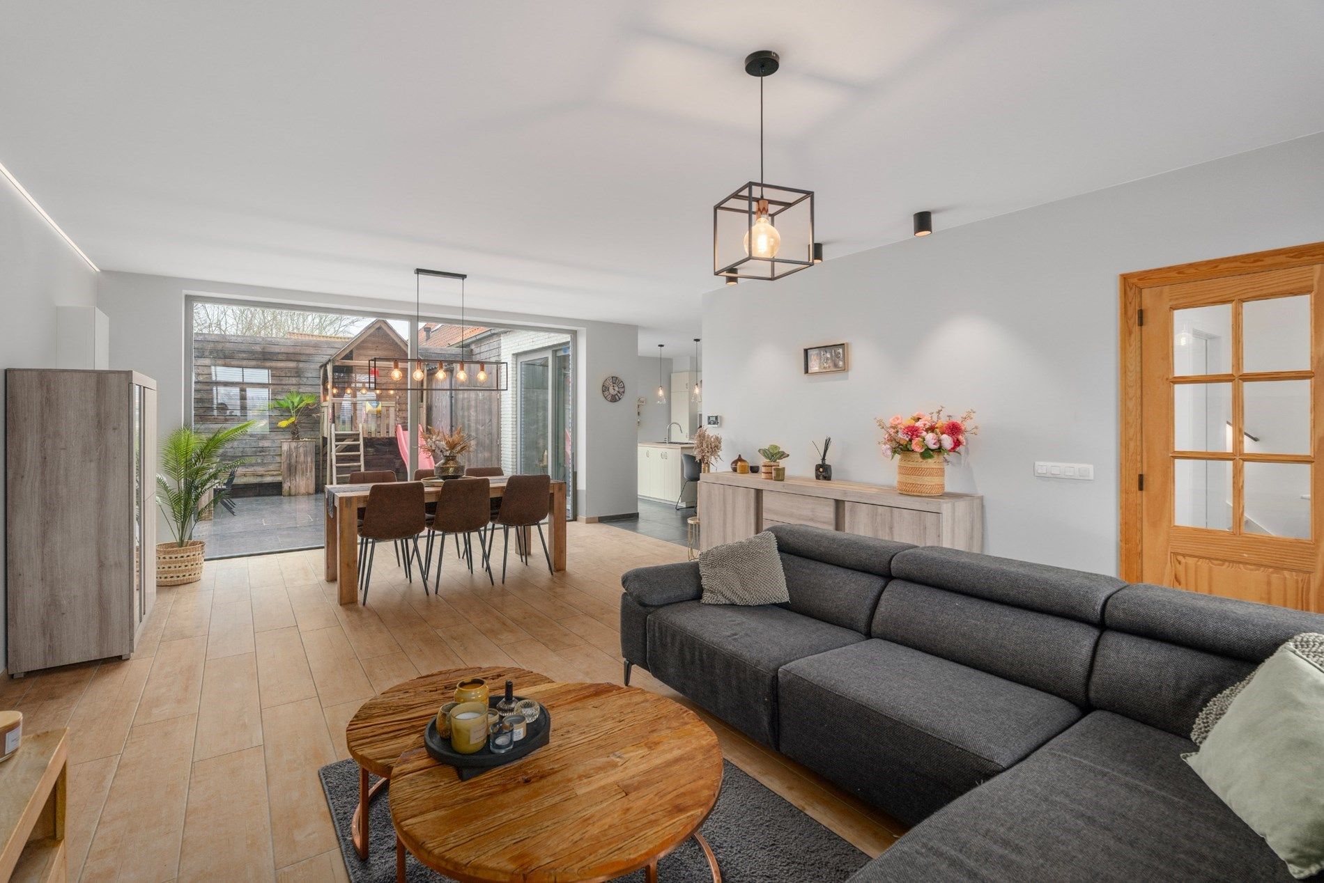 Grote en energiezuinige woning te Lissewege foto 2