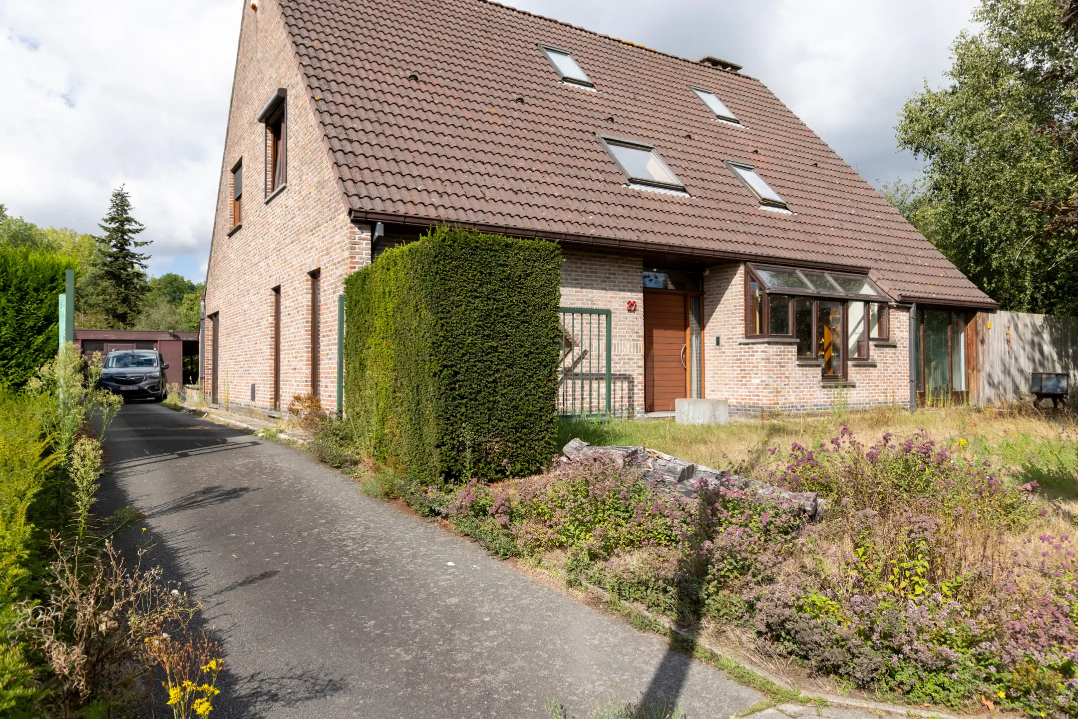 Ruime open bebouwing met 4 slaapkamers, dubbele garage en praktijkruimte in Puurs foto 2