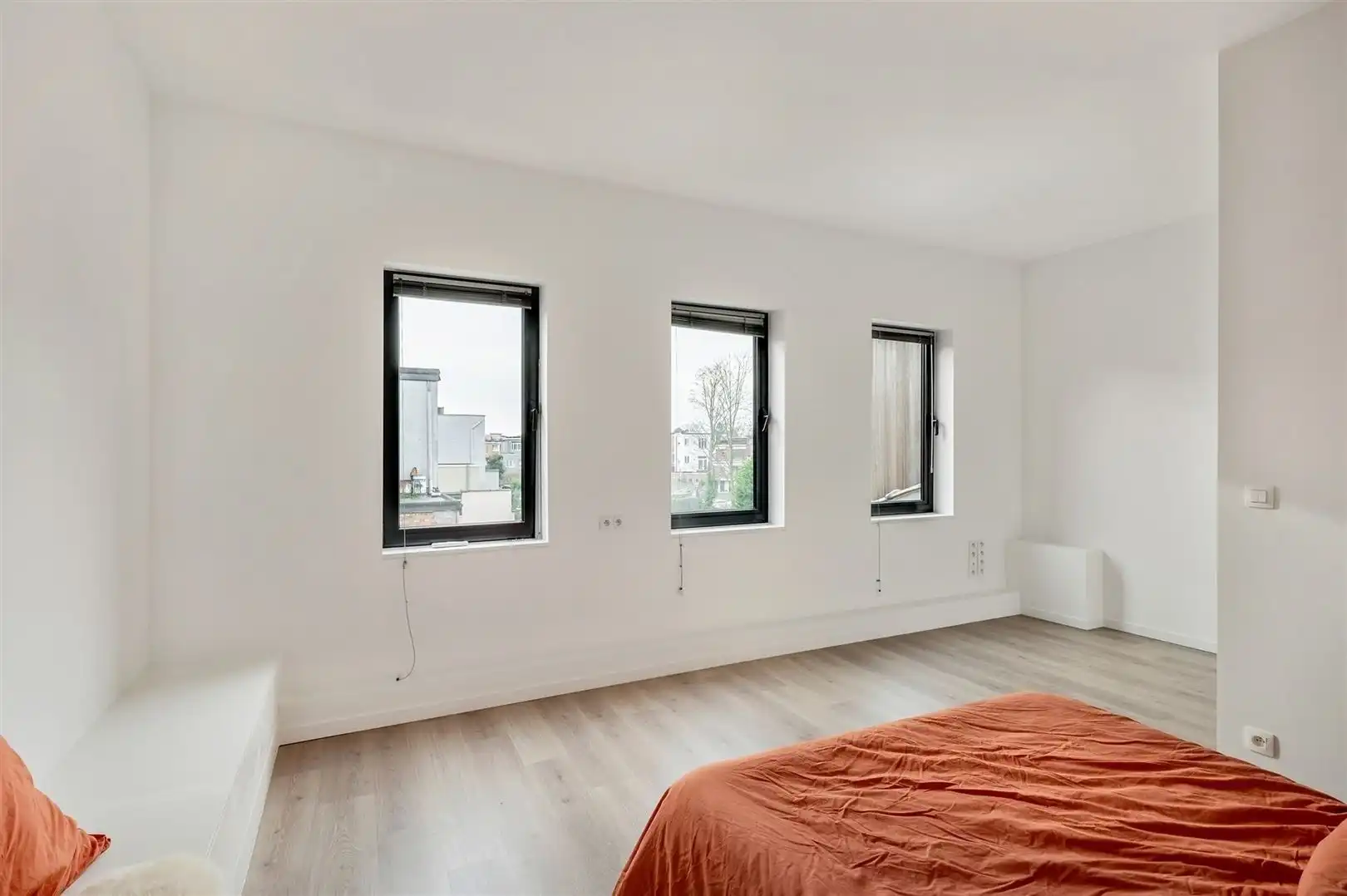 Uitzonderlijk herenhuis volledig gerenoveerd foto 17