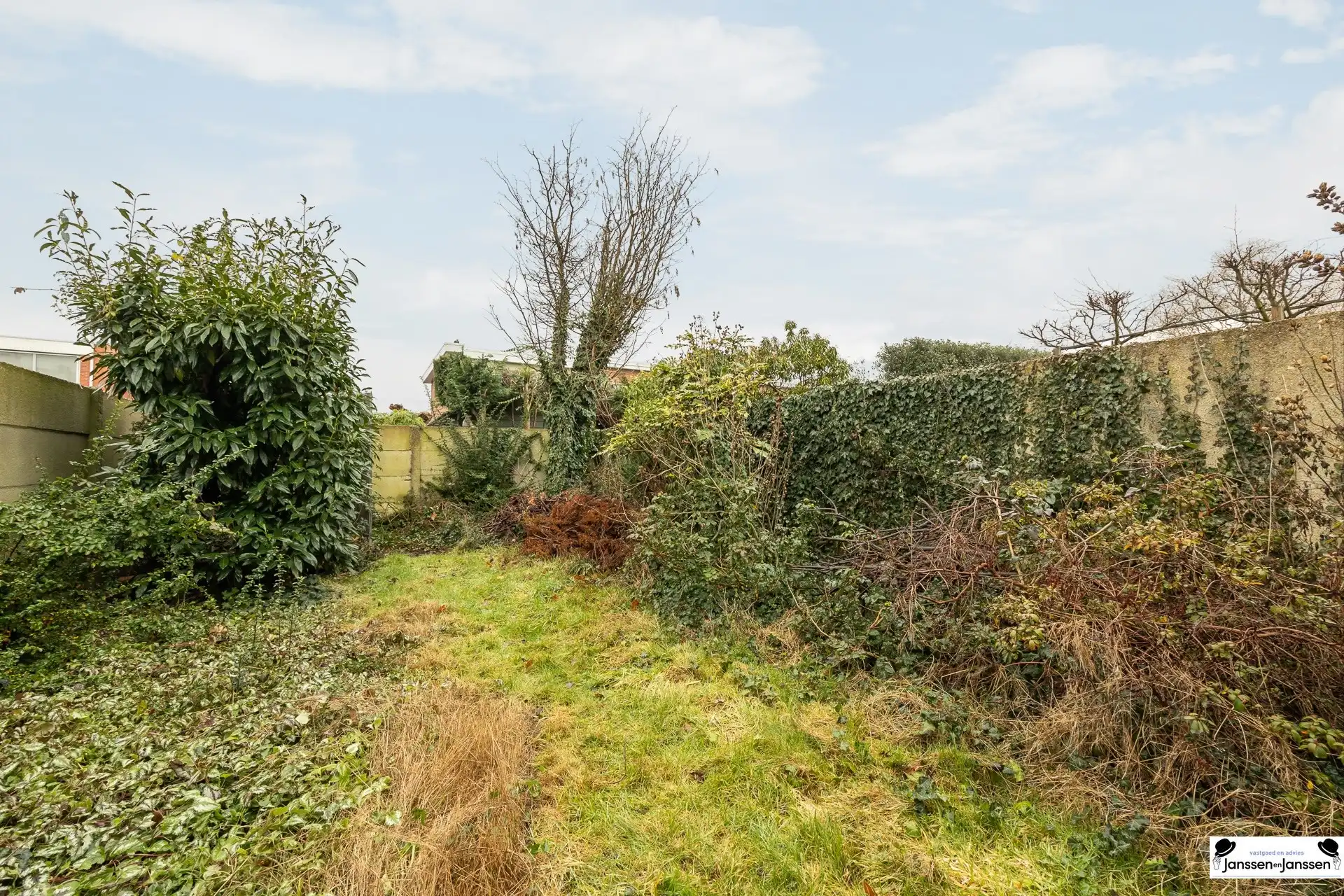 Lichtrijke gezinswoning met tuin in een rustige wijk! foto 17