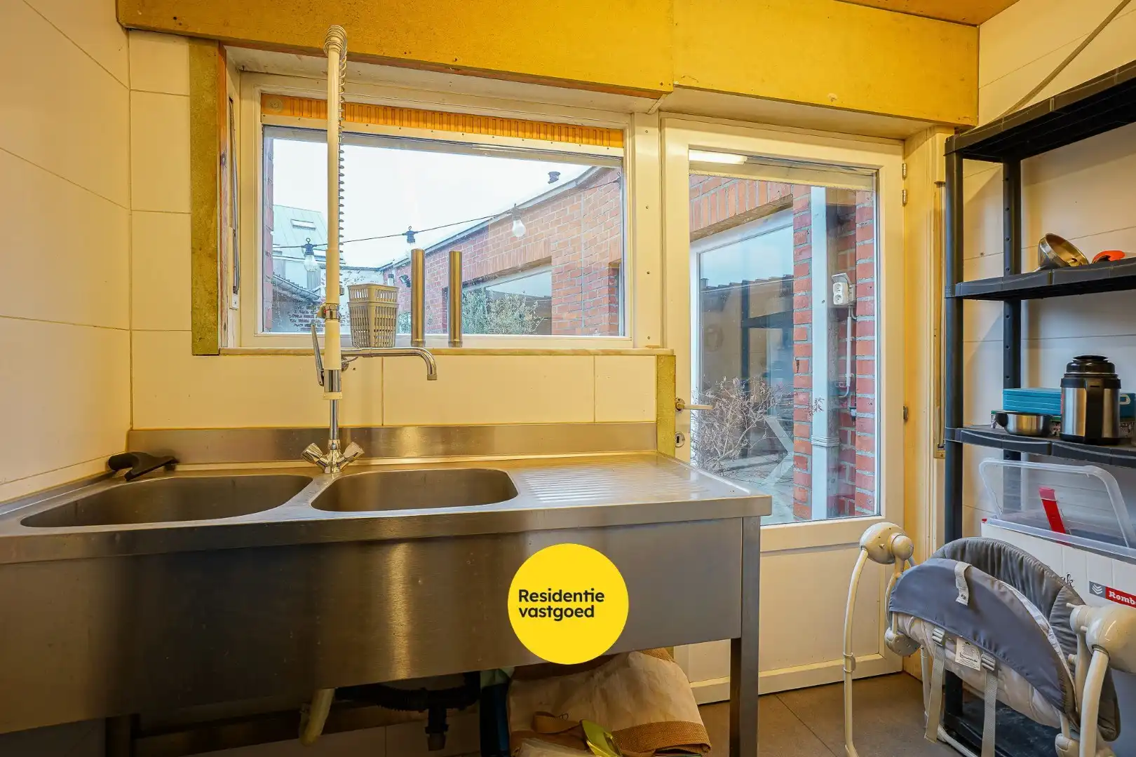 Handelswoning op topligging te Aartrijke foto 10