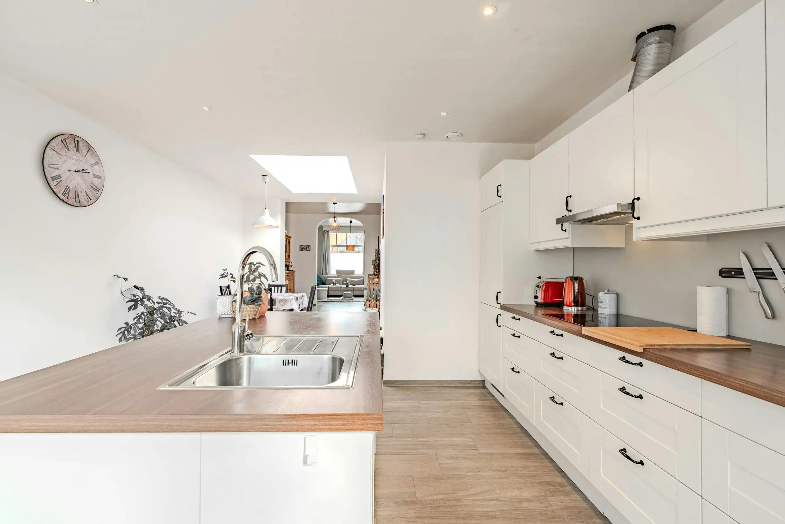 Recent gerenoveerd huis te koop in Ieper foto 9