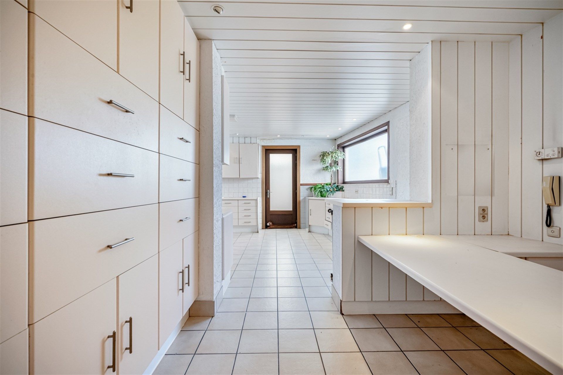 Knusse woning met twee slaapkamers en koer foto 6