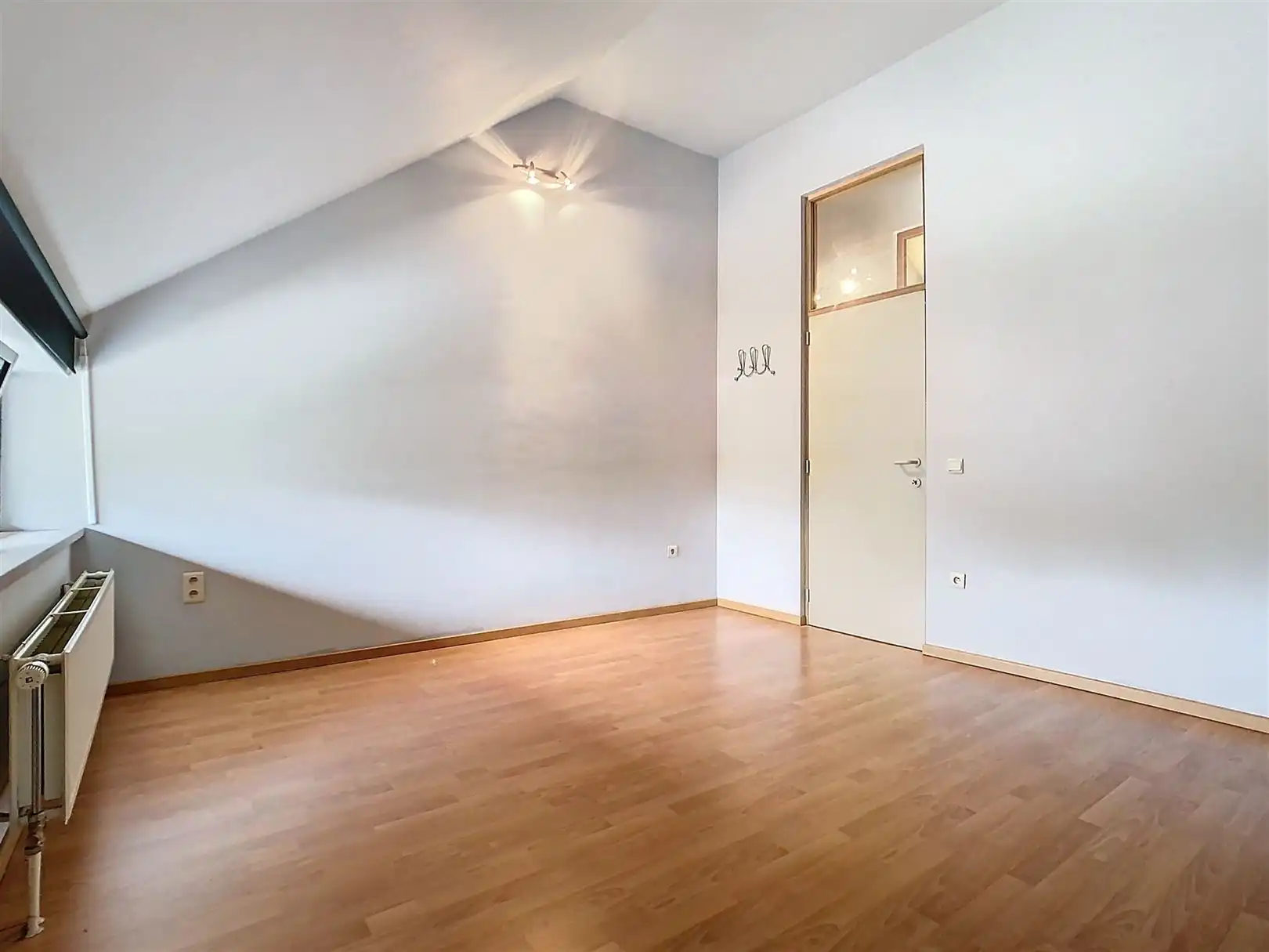 Halfopen bebouwing met tuin, 3 slpks, opp 14a 88ca foto 24