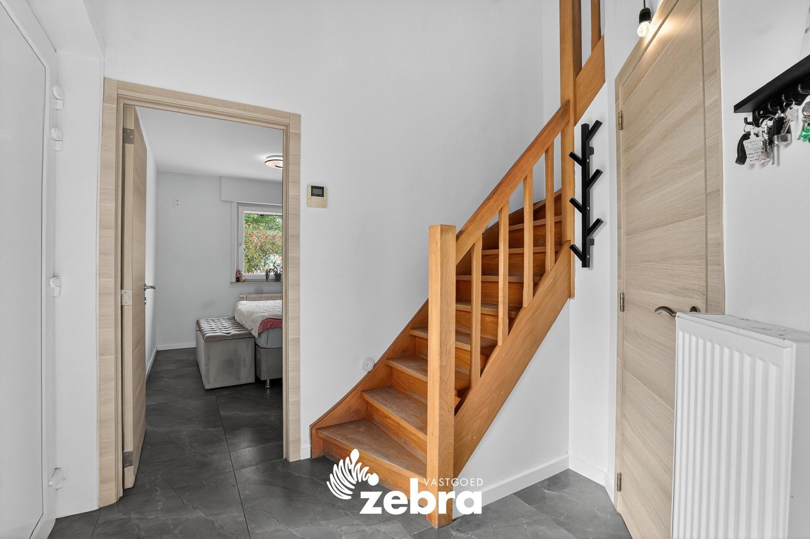 Instapklare woning met garage en 3 slaapkamers in kindvriendelijke wijk te Oostnieuwkerke! foto 3