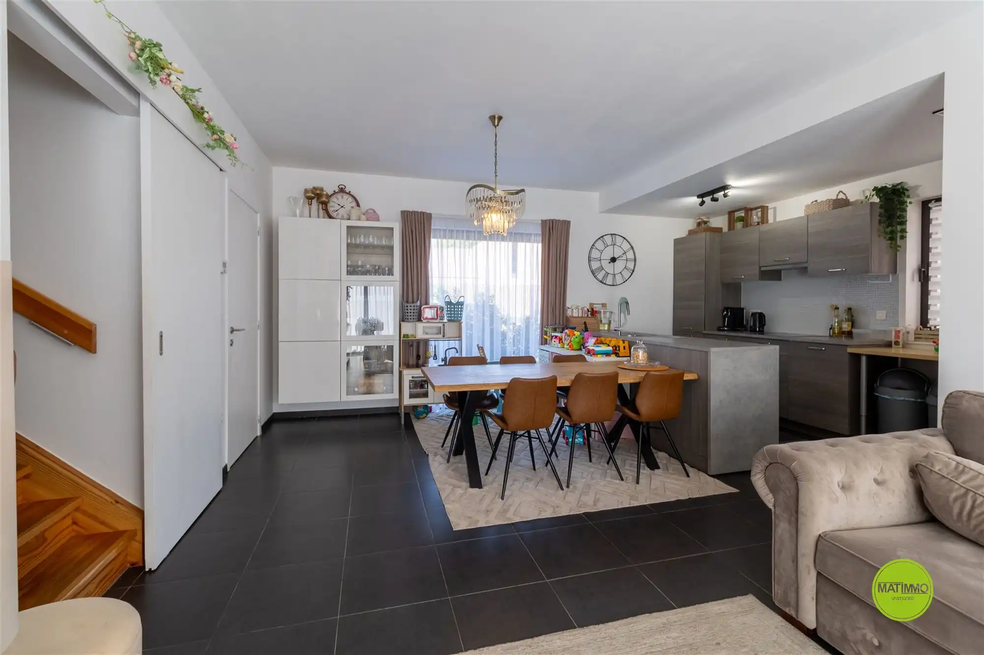 Modern wonen met zonnige tuin en private parkeerplaats foto 5