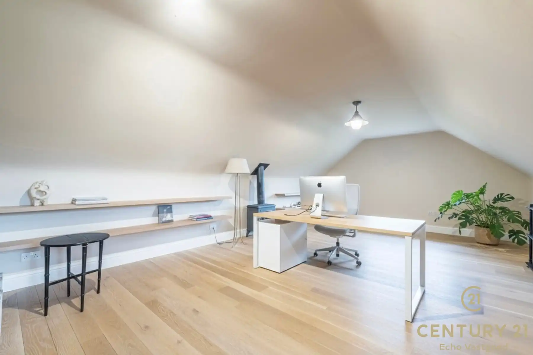 Riante villa met 5 slaapkamers, 4 badkamers en binnenzwembad foto 22