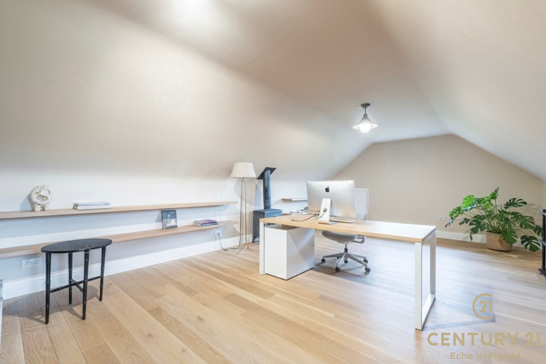 Riante villa met 5 slaapkamers, 4 badkamers en binnenzwembad foto 22